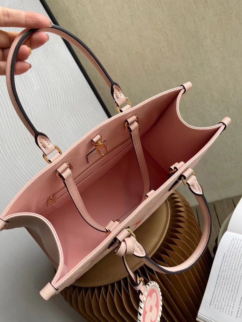 Top Quality OnTheGo MM Monogram Empreinte Cream For Women 34cm Top Quality M45717