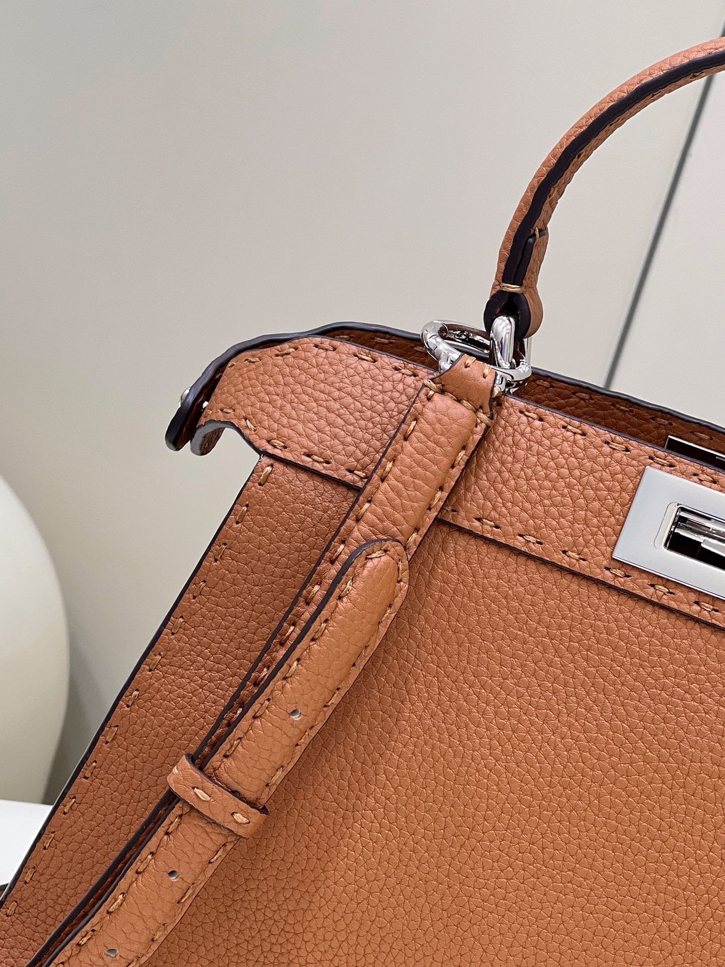 FI Top Quality ISeeU MeTop Qualityum Bronze For Women, Handbags, Shoulder Bags 13.1in/33.5cm FF