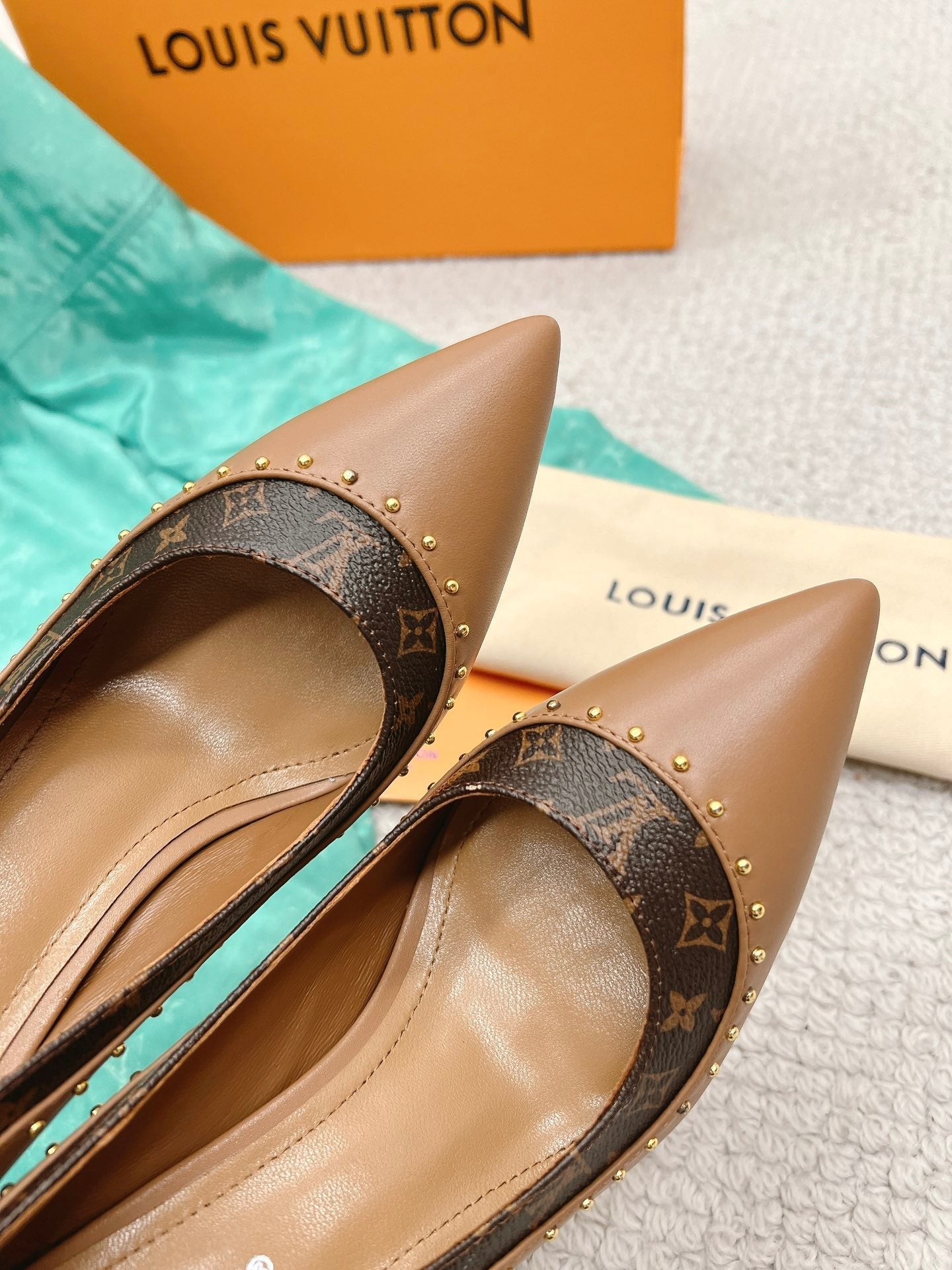 New 1:1 rep LUV High Heel Shoes 042