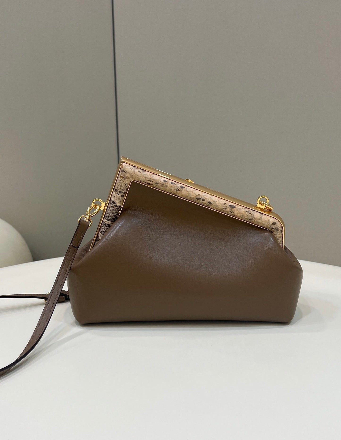 Top QualityTop Quality Top QualityTop Qualityrst Small Dark Brown For Women, Women’s HandBags, Shoulder And Crossbody Bags 10in/26cm FF 8BP129