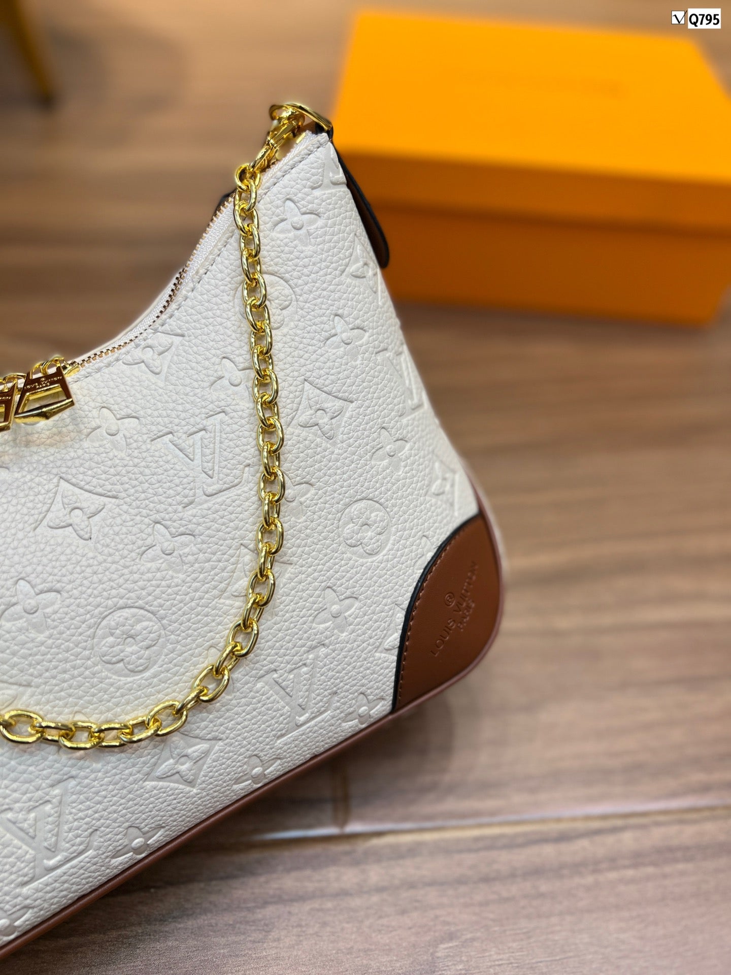 EN - New 1:1 rep Lux Bags LUV 538