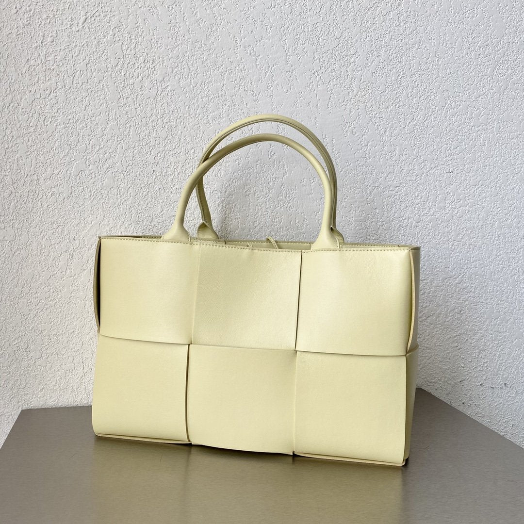 Top Quality Arco Tote Bag For Women 16.14in/41cm In Yellow ITop Quality Cream 609175VCQC27450