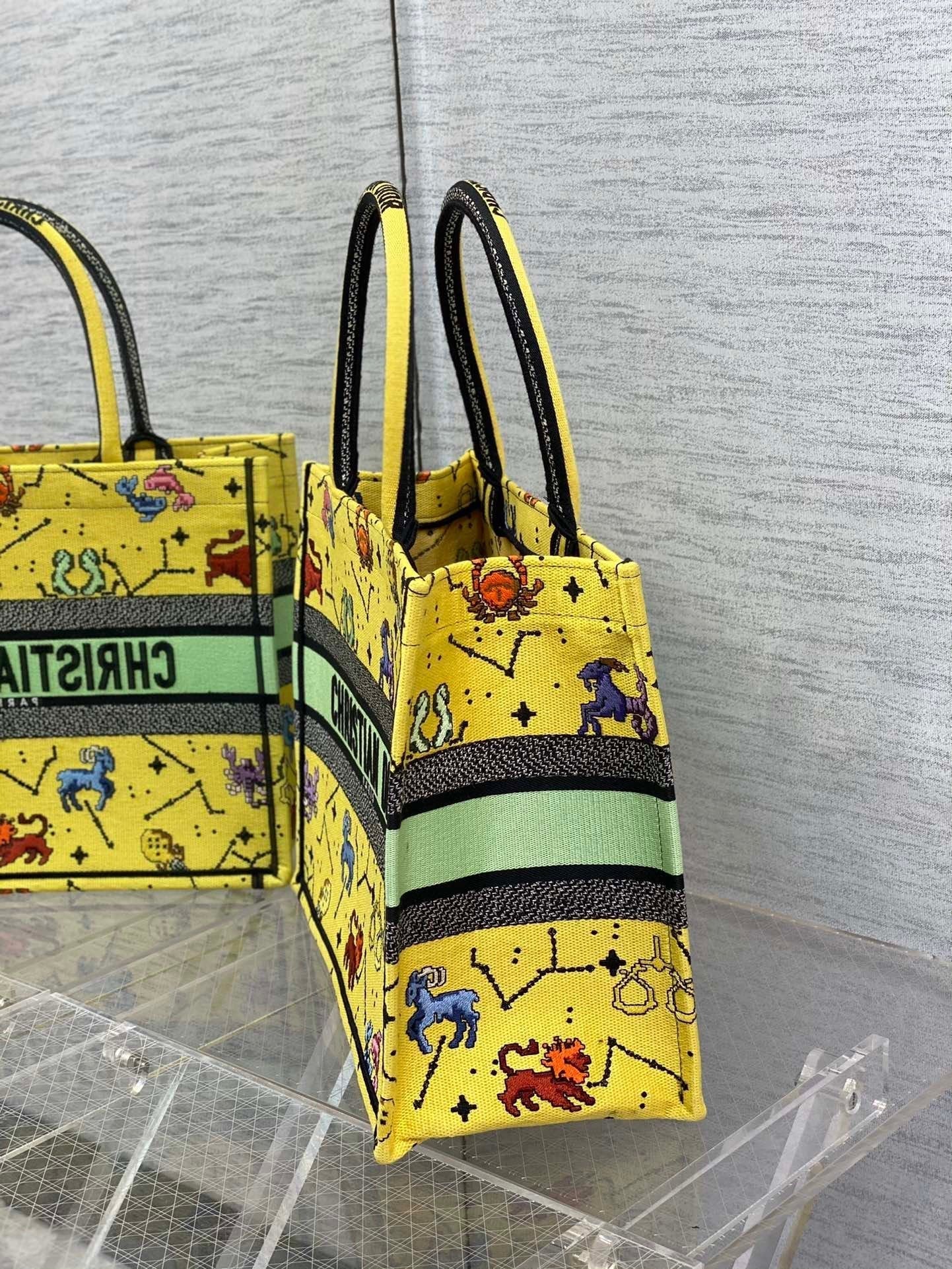 Top Quality MeTop Qualityum Book Tote Yellow Multicolor, For Women, Womens Handbags 14in/36cm CD