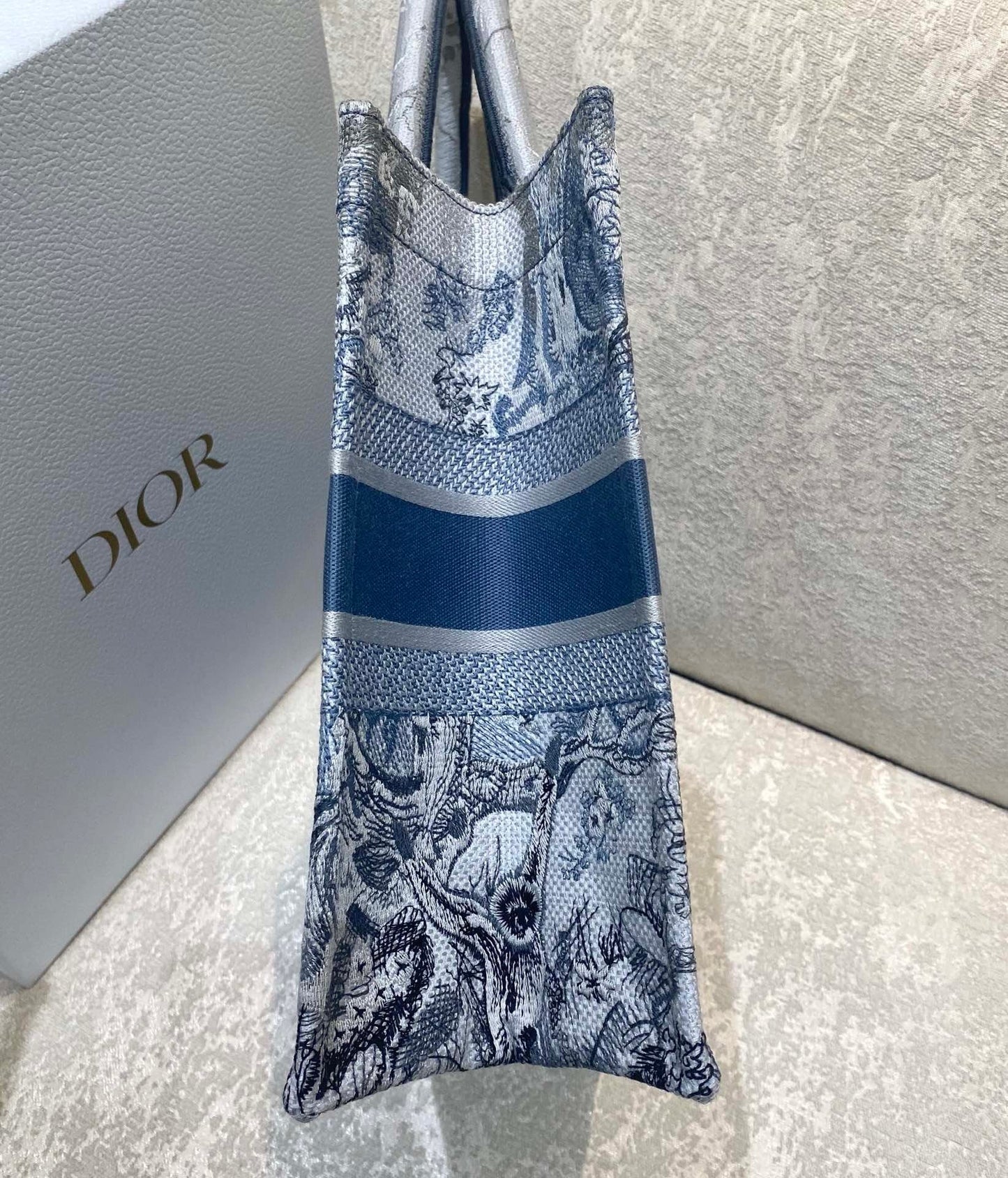 Top Quality MeTop Qualityum Book Tote Blue Toile de Jouy Reverse Embroidery, Blue, For Women Womens Handbags, Shoulder Bags, 36cm CD M1296ZRGO_M928