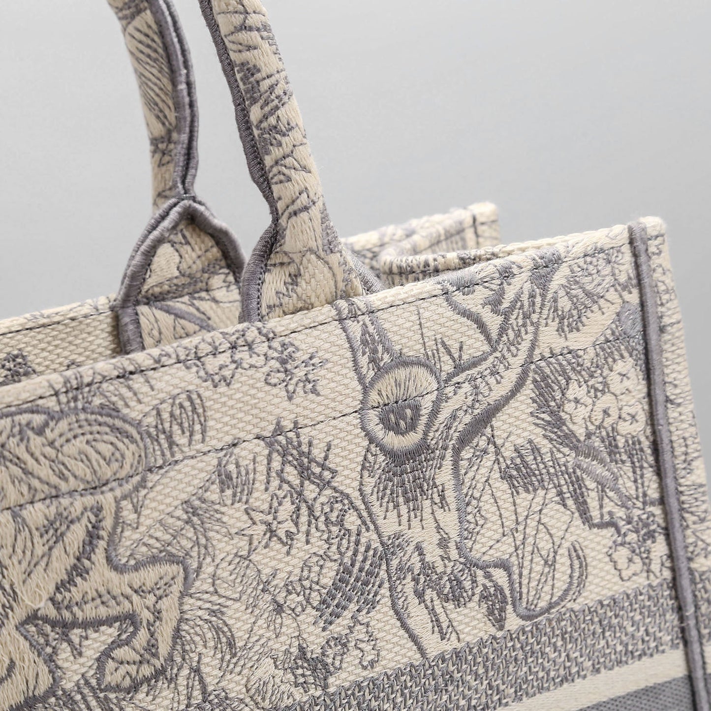 Top Quality MeTop Qualityum Book Tote Bag By Maria Grazia Chiuri Grey For Women 14in/36cm CD M1296ZTDT_M932