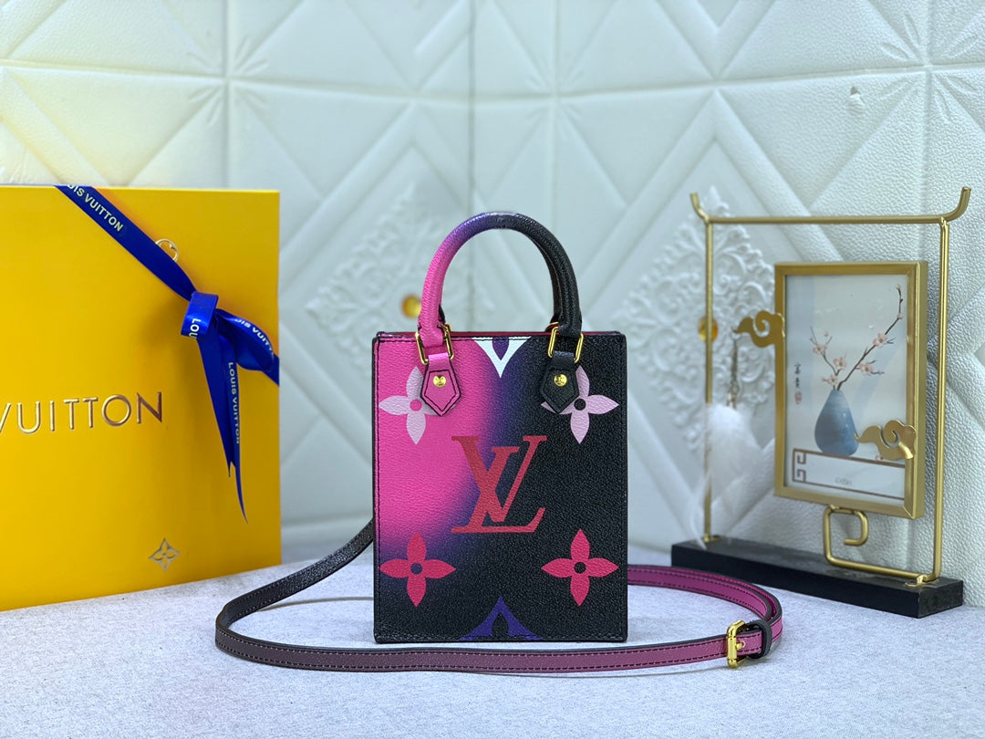 EN - Luxury Bags LUV 822