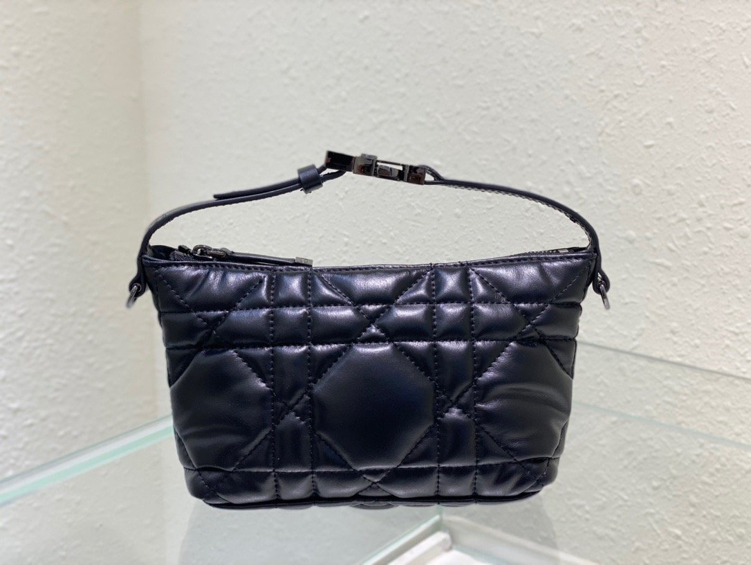 Top Quality Small DYORTravel Nomad Pouch Black, For Women, Womens Handbags 6in/15cm CD S5553BMIG_M900