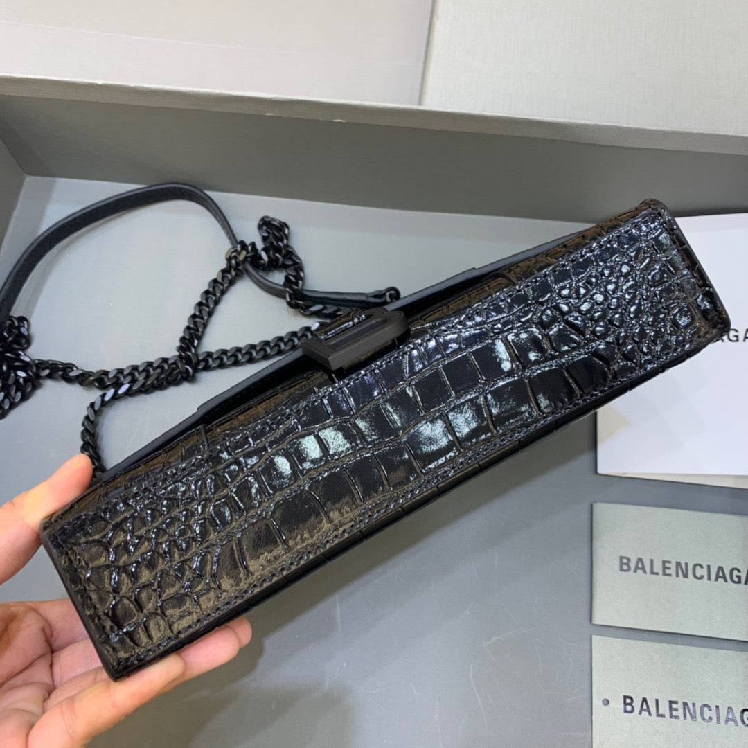 Top Quality Hourglass Wallet On Chain in Black, For Women,  Bags 9in/23cm
