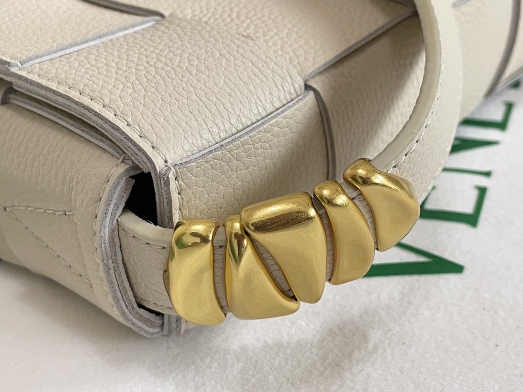 Top Quality Cassette White, For Women, Women’s Bags 9.1in/23cm 666870V17H19009