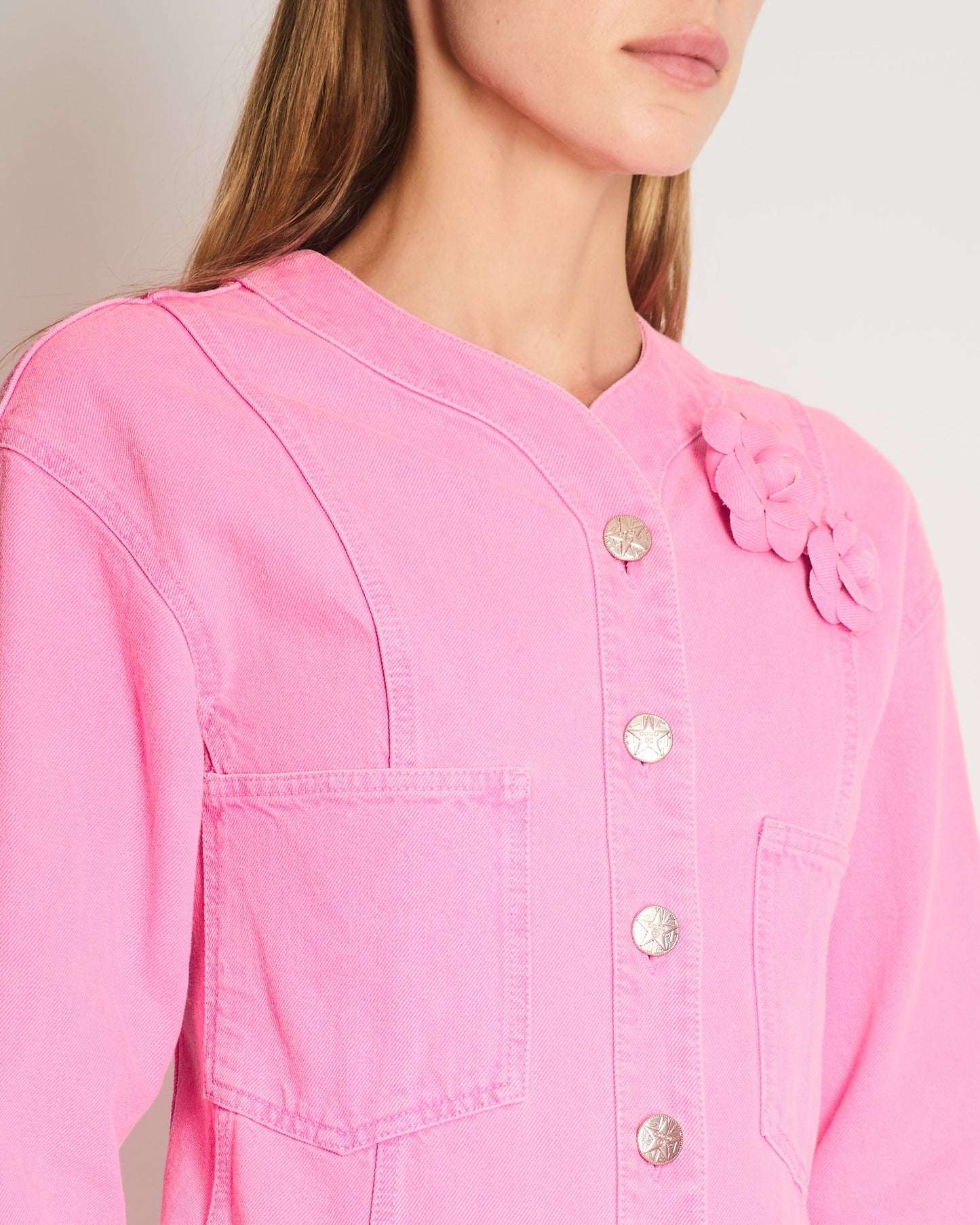 *HOT* Chanel 21S Hot Pink Denim Jacket with Detachable Camelia Pin Detail Size FR 34 (UK 6)