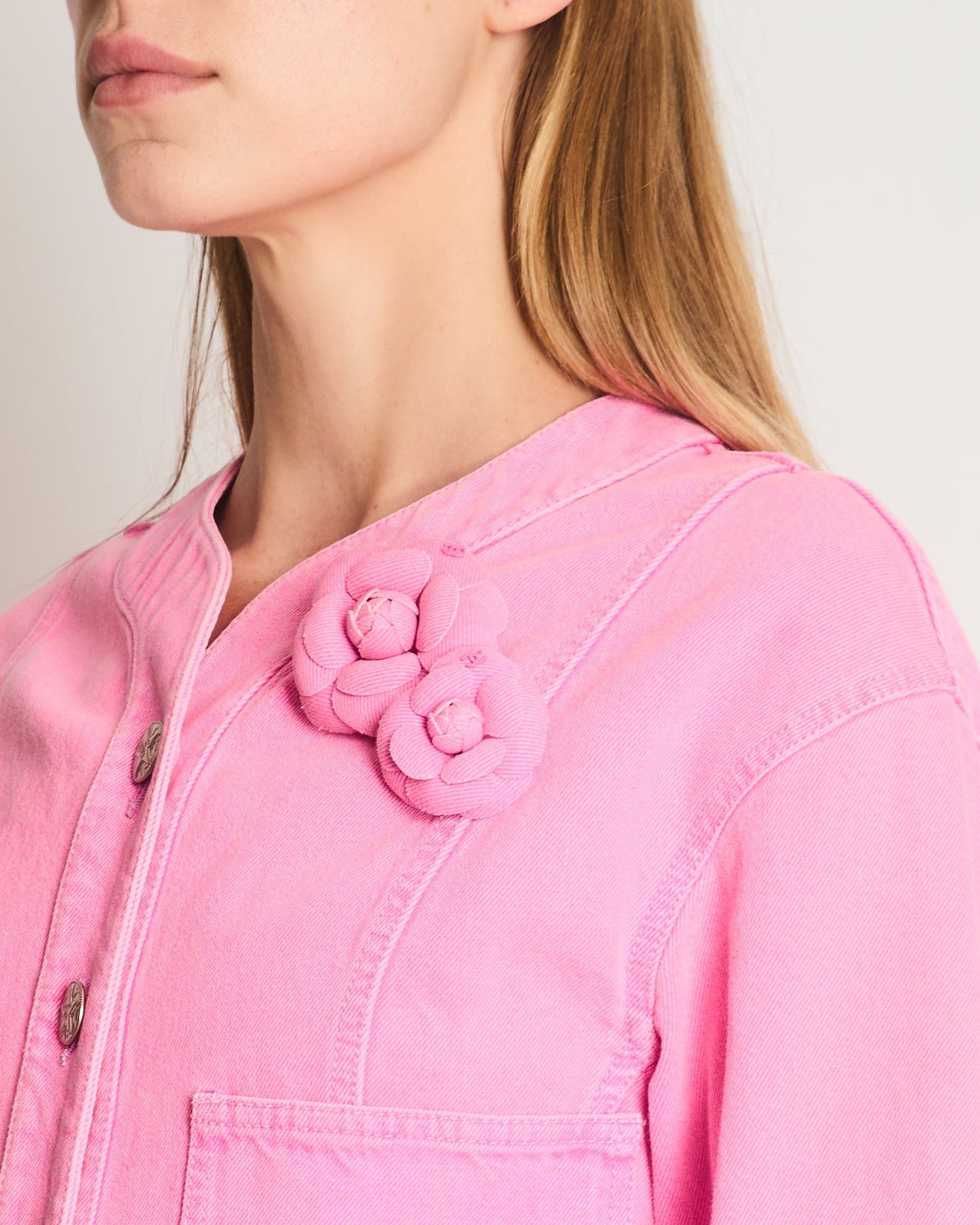 *HOT* Chanel 21S Hot Pink Denim Jacket with Detachable Camelia Pin Detail Size FR 34 (UK 6)