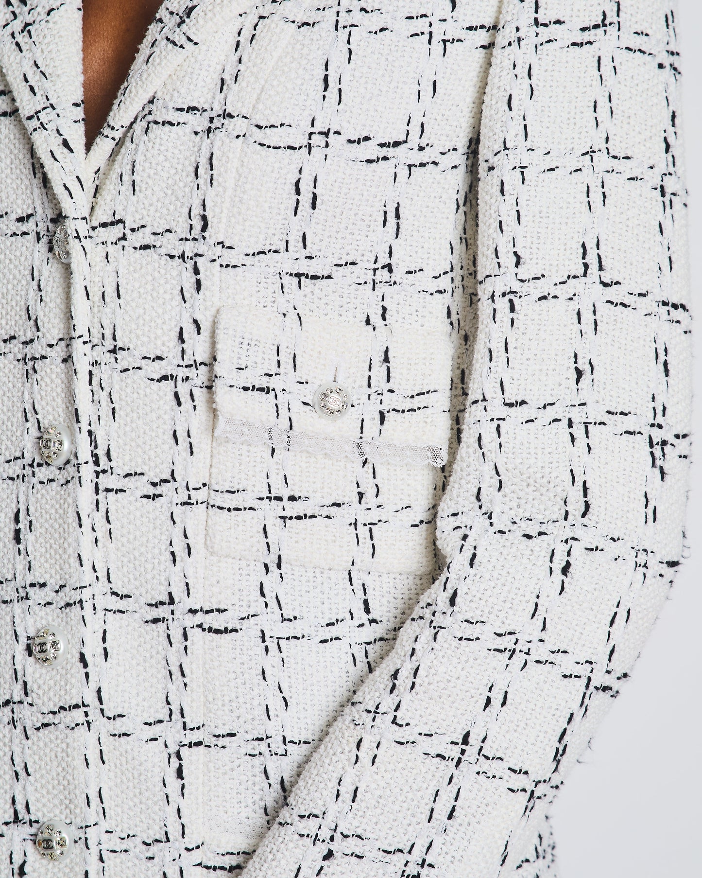 Chanel 23/S Black and White Plaid Tweed Long Line Button Down Jacket with Pocket Detail Size FR 38 (UK 10)