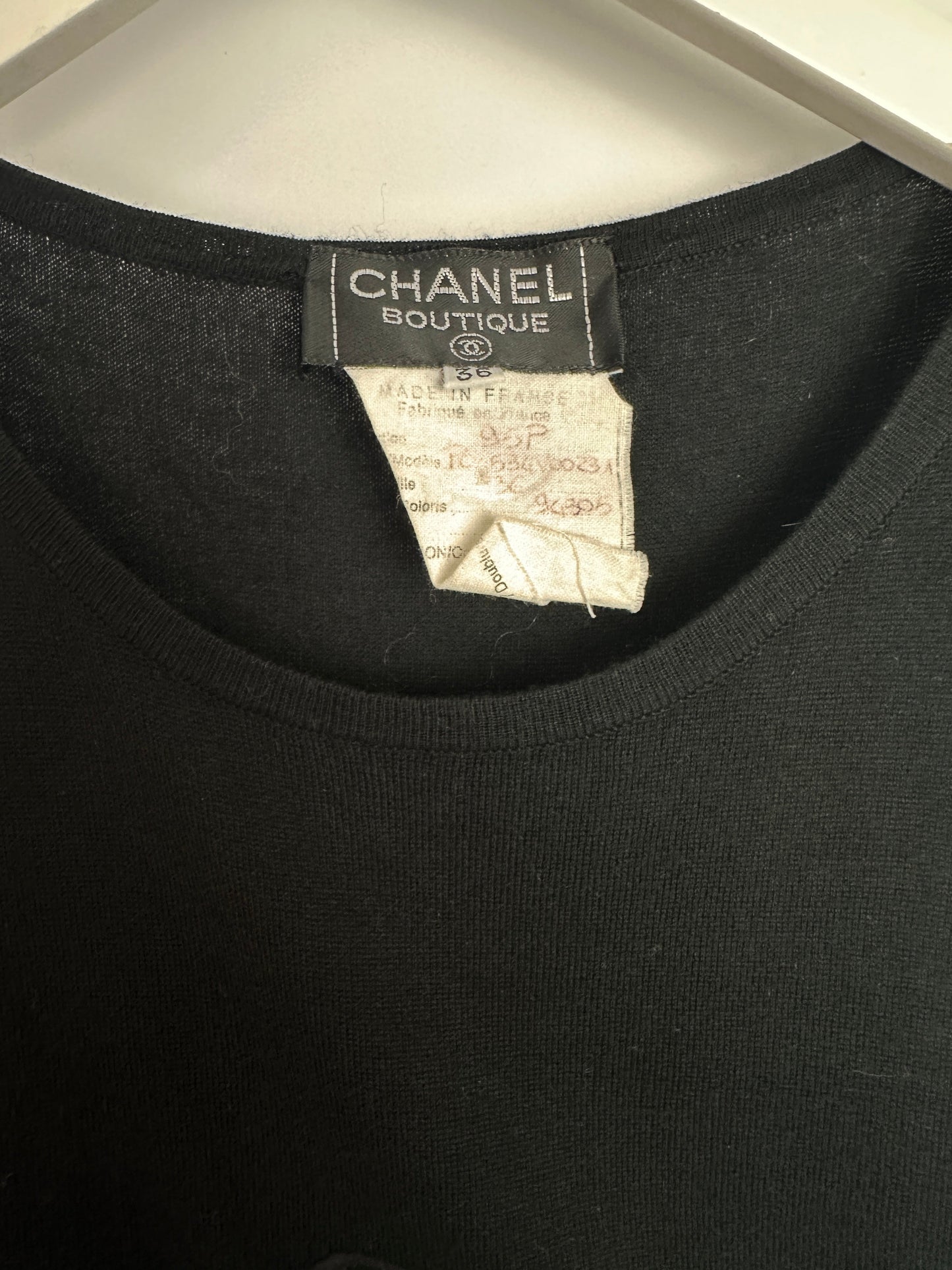 Chanel 95P   Black Sleeveless Cotton Top with Stitched Logo and Gold Logo Buttons on the Shoulder Size FR 36 (UK 8)