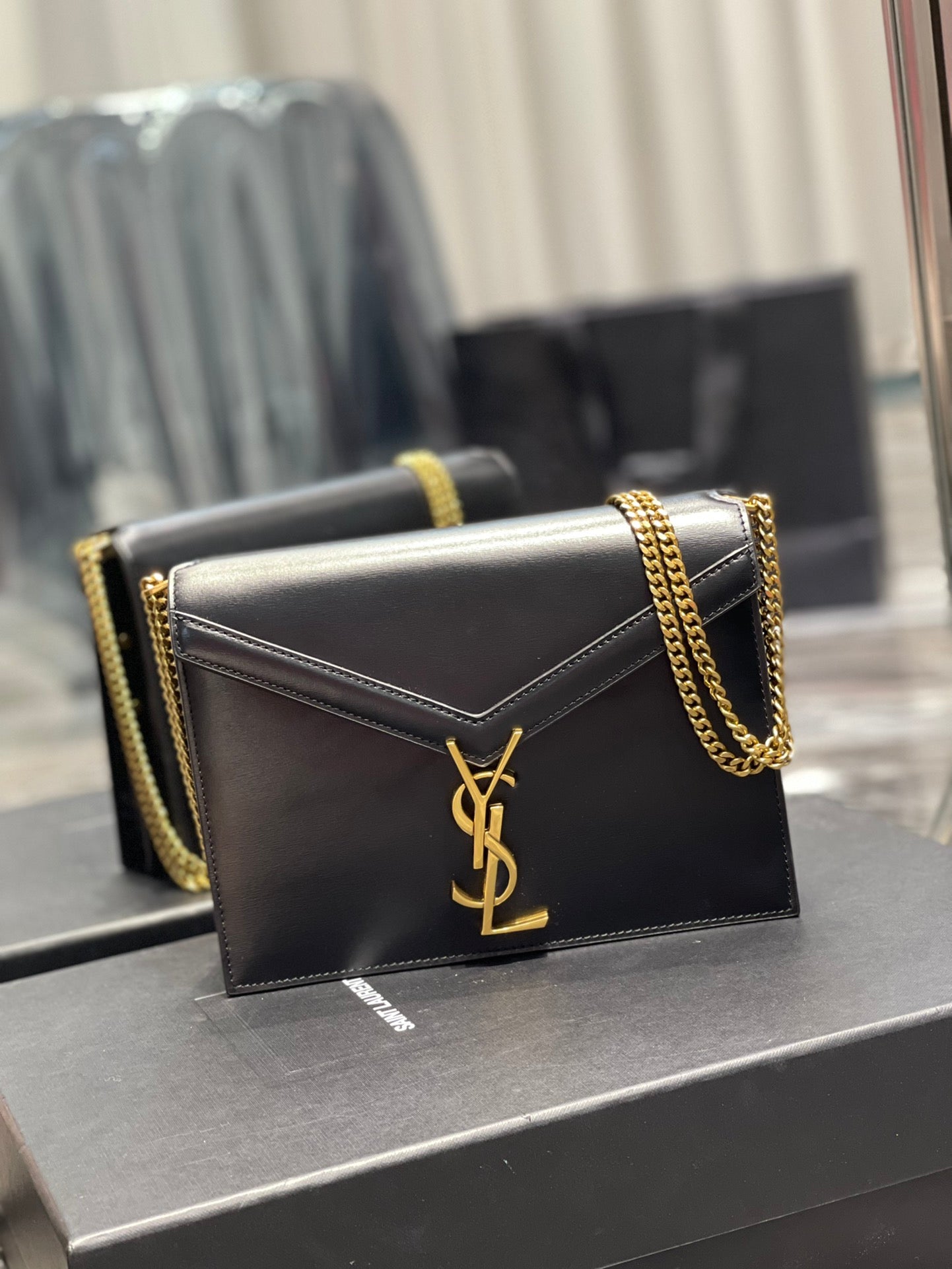YSSL Cassandra Medium Chain Bag Black In Grain De Poudre Embossed For Women 8in/22cm YSL 5327500SXSW1000