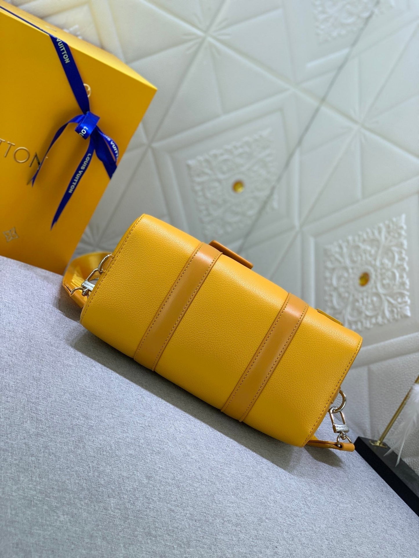 EN - New 1:1 rep  Bags LUV 680