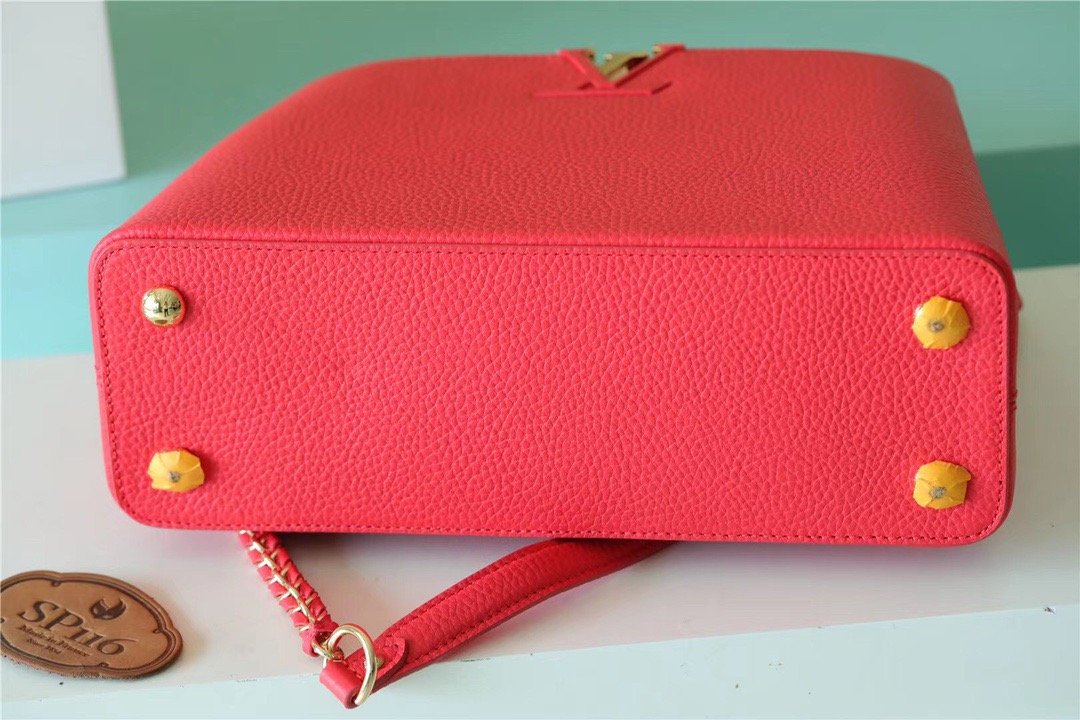 Top Quality Capucines MM Taurillon Red For Women, Womens Bags, Shoulder And Crossbody Bags 12.4in/31.5cm Top Quality 