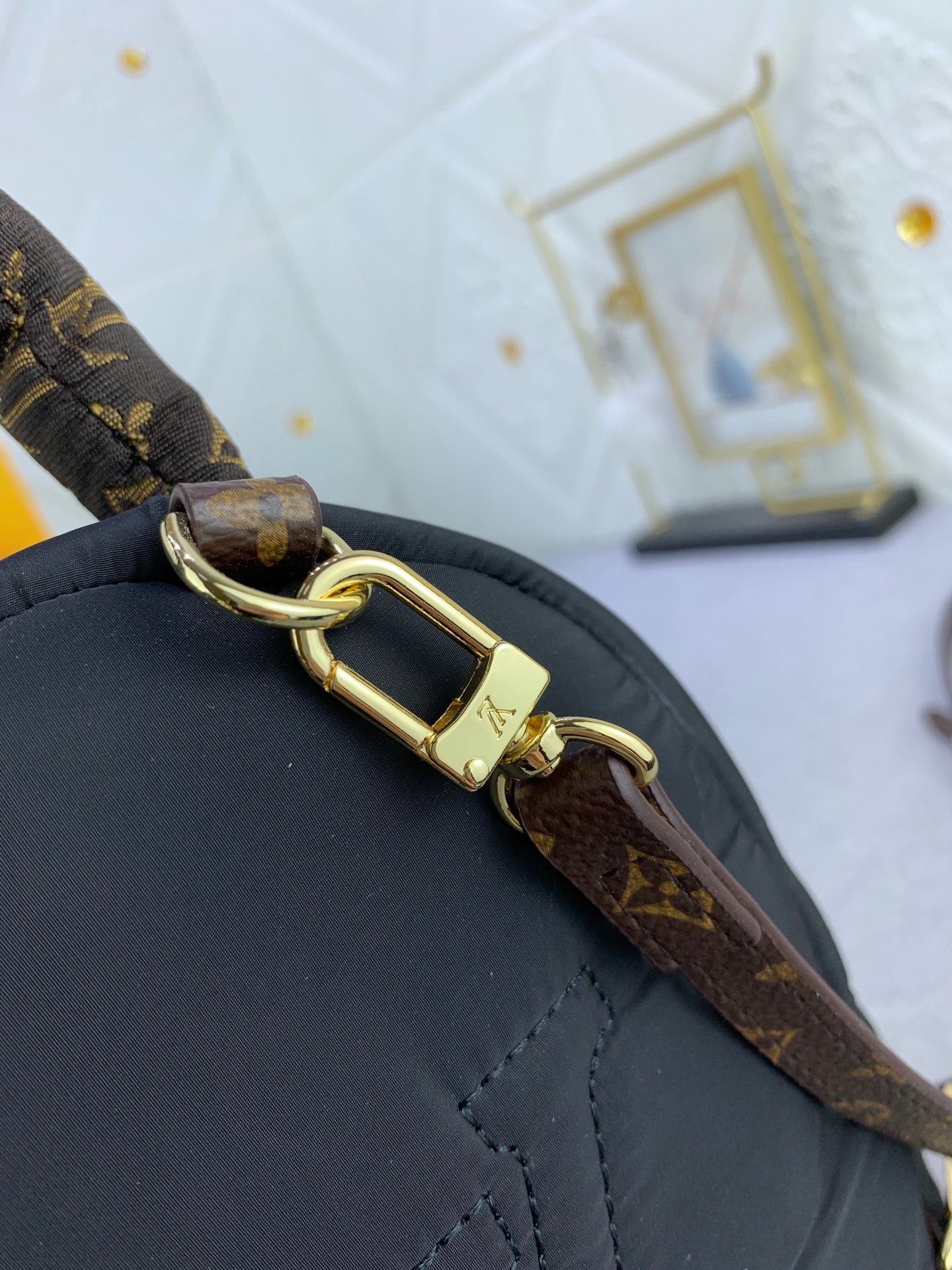 EN - New 1:1 rep Bag LUV 641