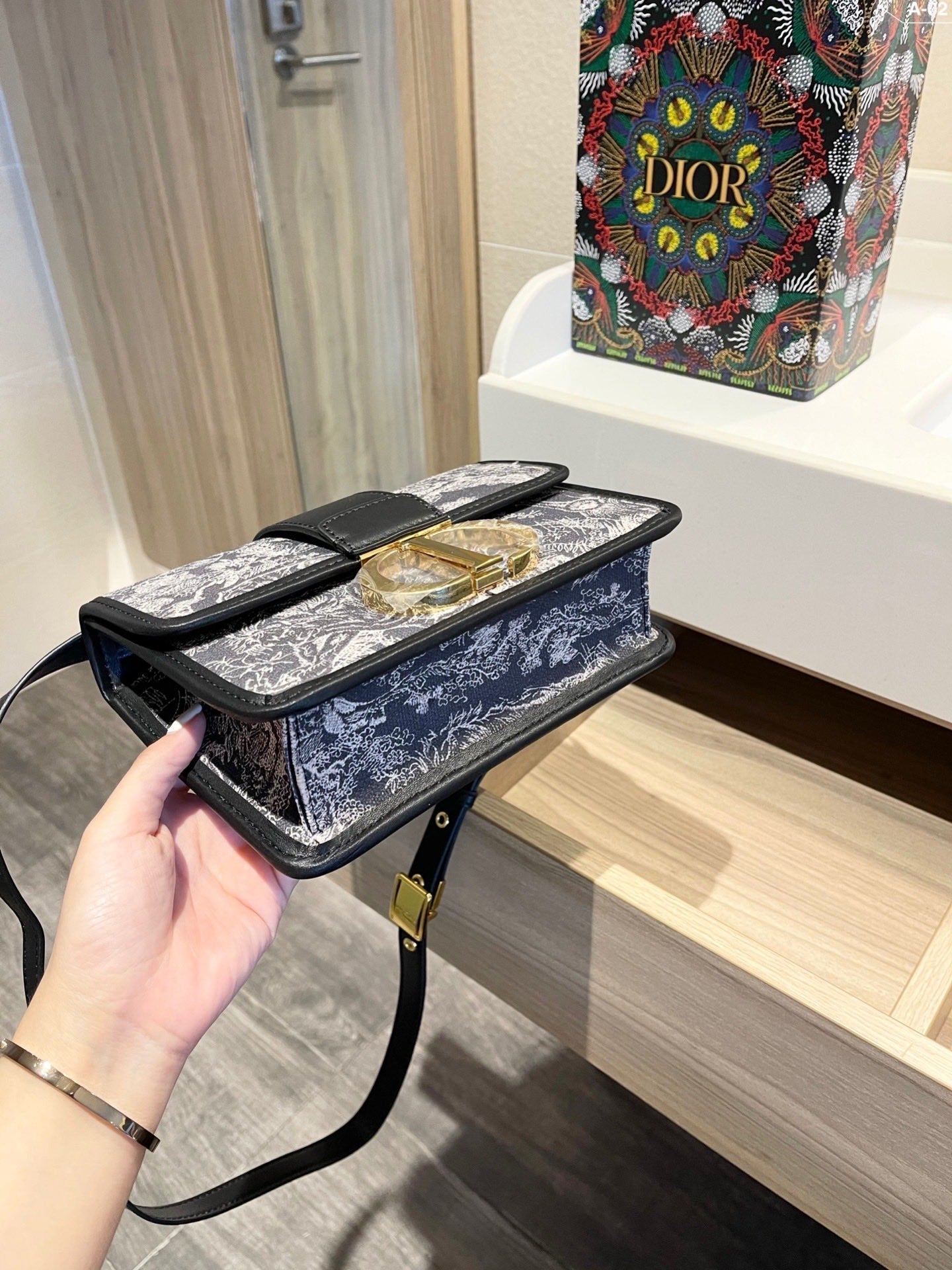 Luxury Handbags Christian Dior 316