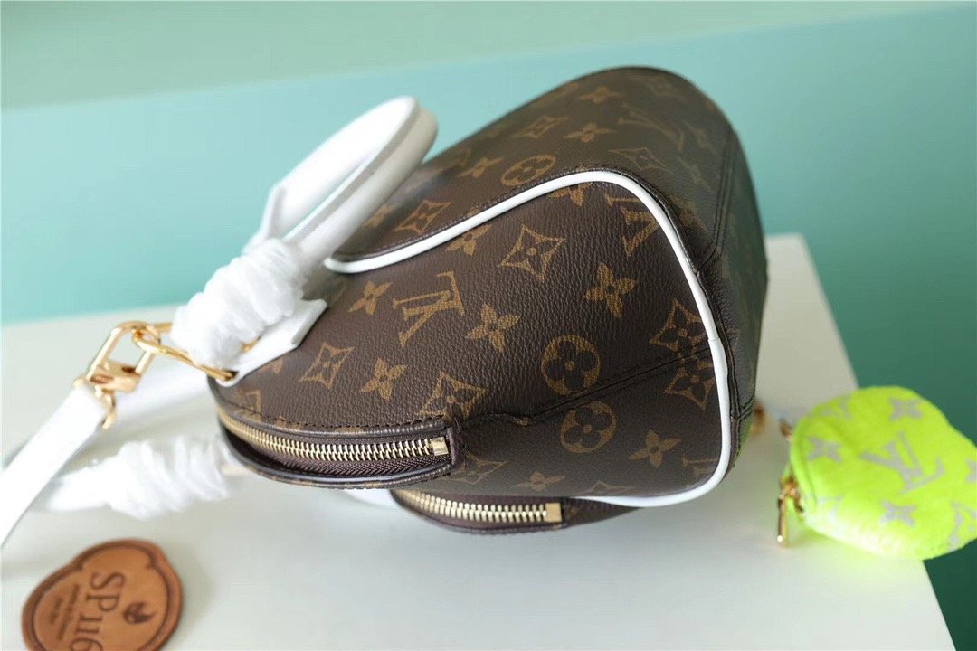 Top Quality Ellipse BB Handbag Created By Nicolas Ghesquière From Classic Monogram Canvas For Women Brown 9.1in/23cm Top Quality M20752