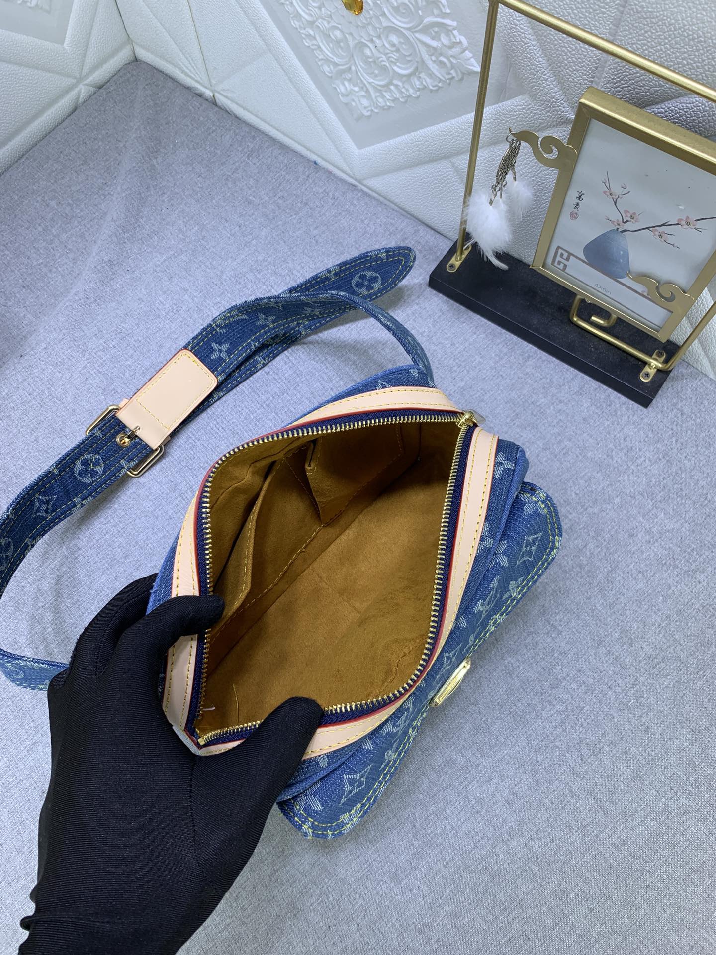 EN - New 1:1 rep Bag LUV 639