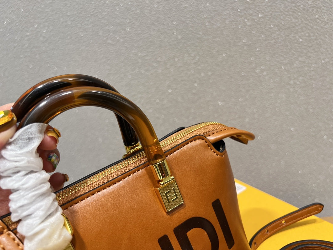 EN - New 1:1 rep Lux Bags FEI 275