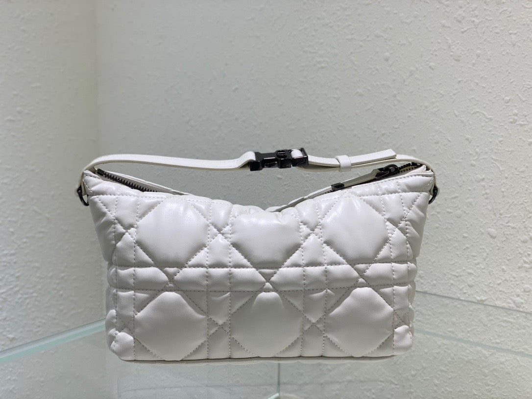 Top Quality MeTop Qualityum DYORTravel Nomad Pouch White, For Women, Womens Handbags 8.5in/22cm CD S5554BMIG_M030