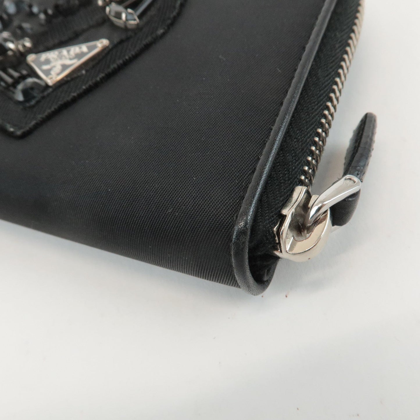 PRADA Logo Leather Round Zip Wallet Bijou Black  d