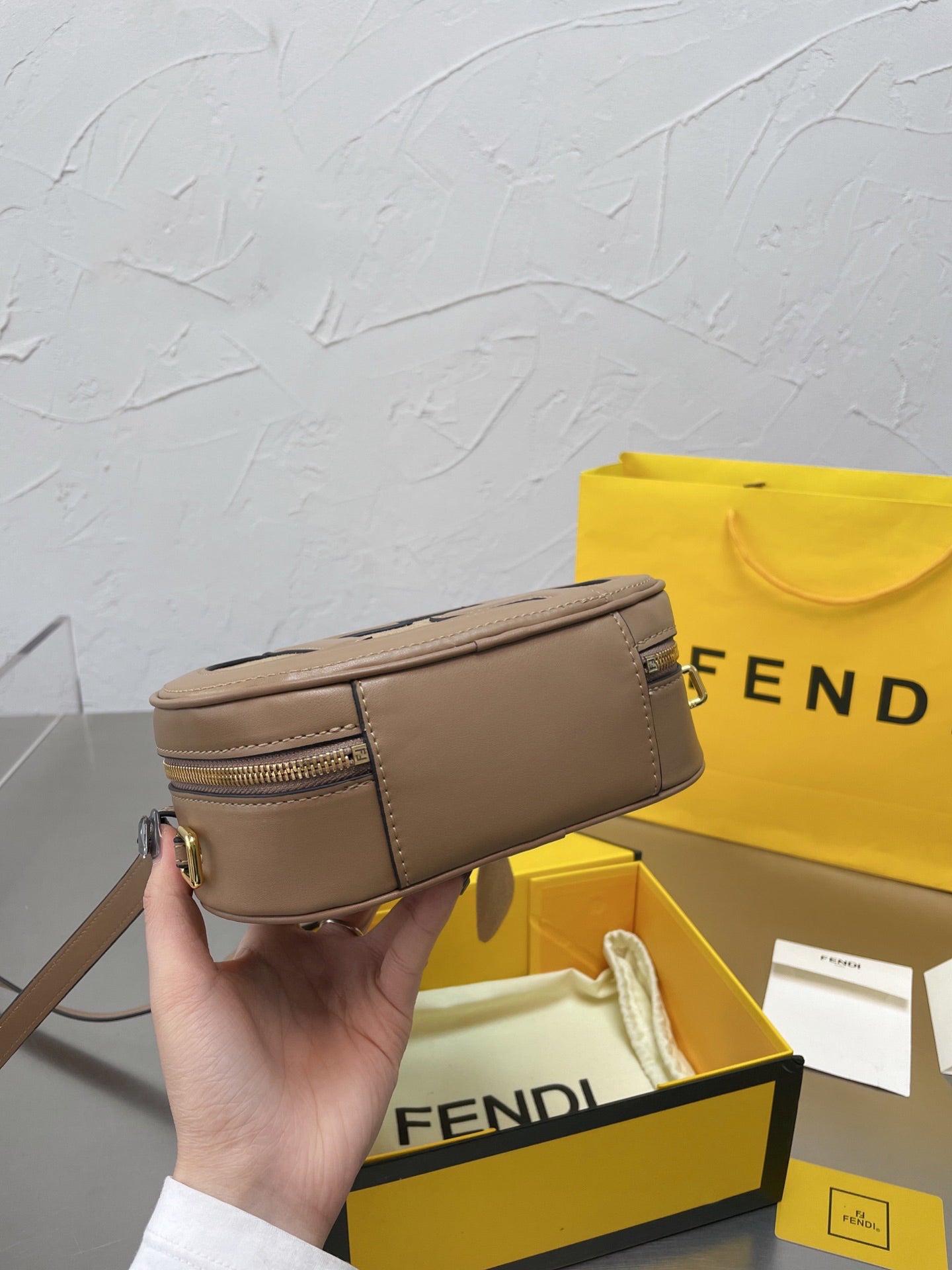 EN - New 1:1 rep  Bags FEI 241