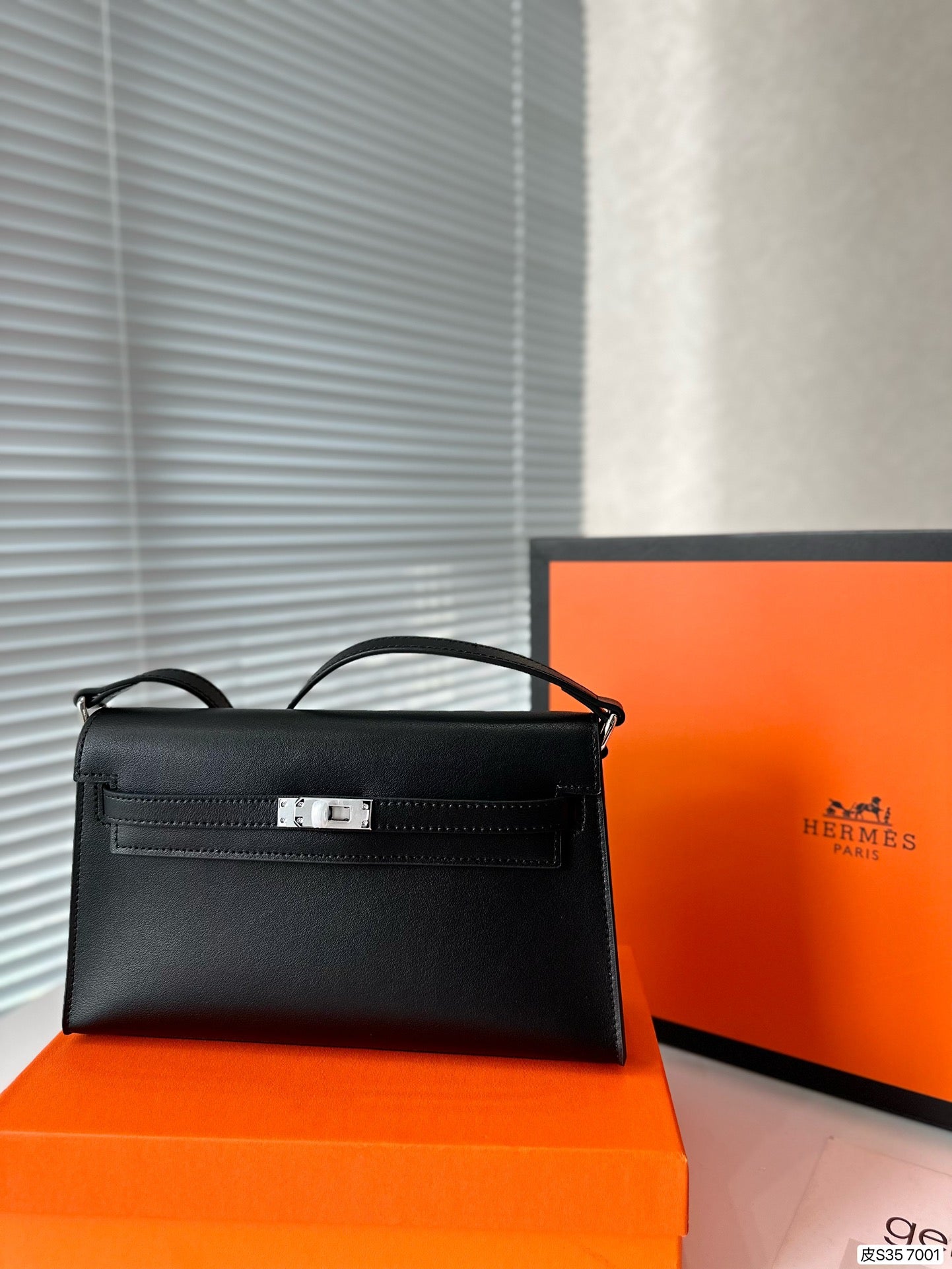 EN - New 1:1 rep  Bags HM 148