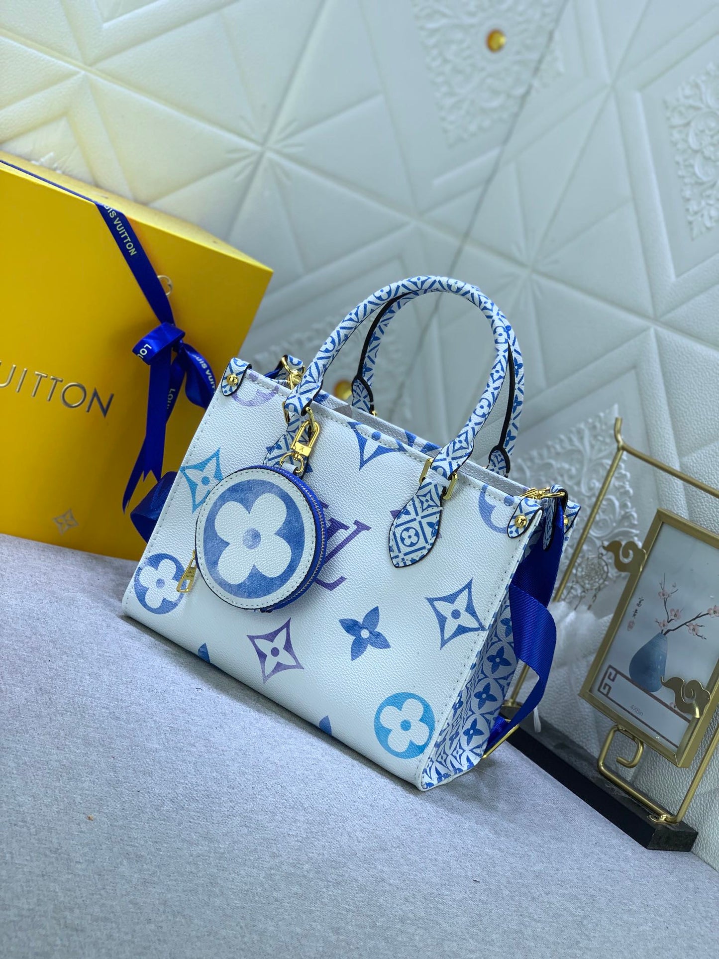 EN - Luxury Bags LUV 820