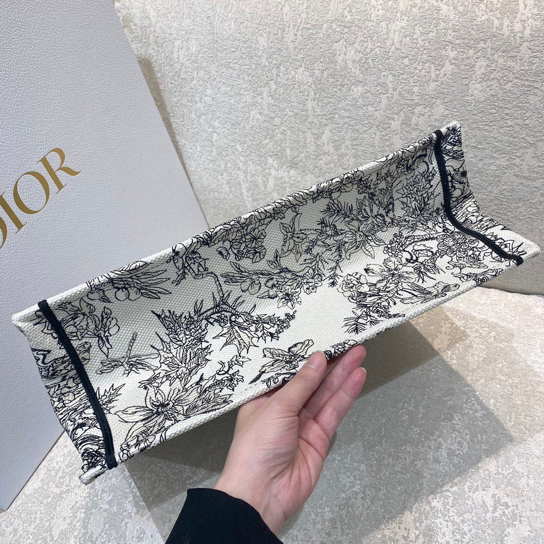 Top Quality MeTop Qualityum Book Tote Blue Toile de Jouy Flowers Embroidery, Blue, For Women Womens Handbags, Shoulder Bags, 42cm CD M1286ZTQW_M808
