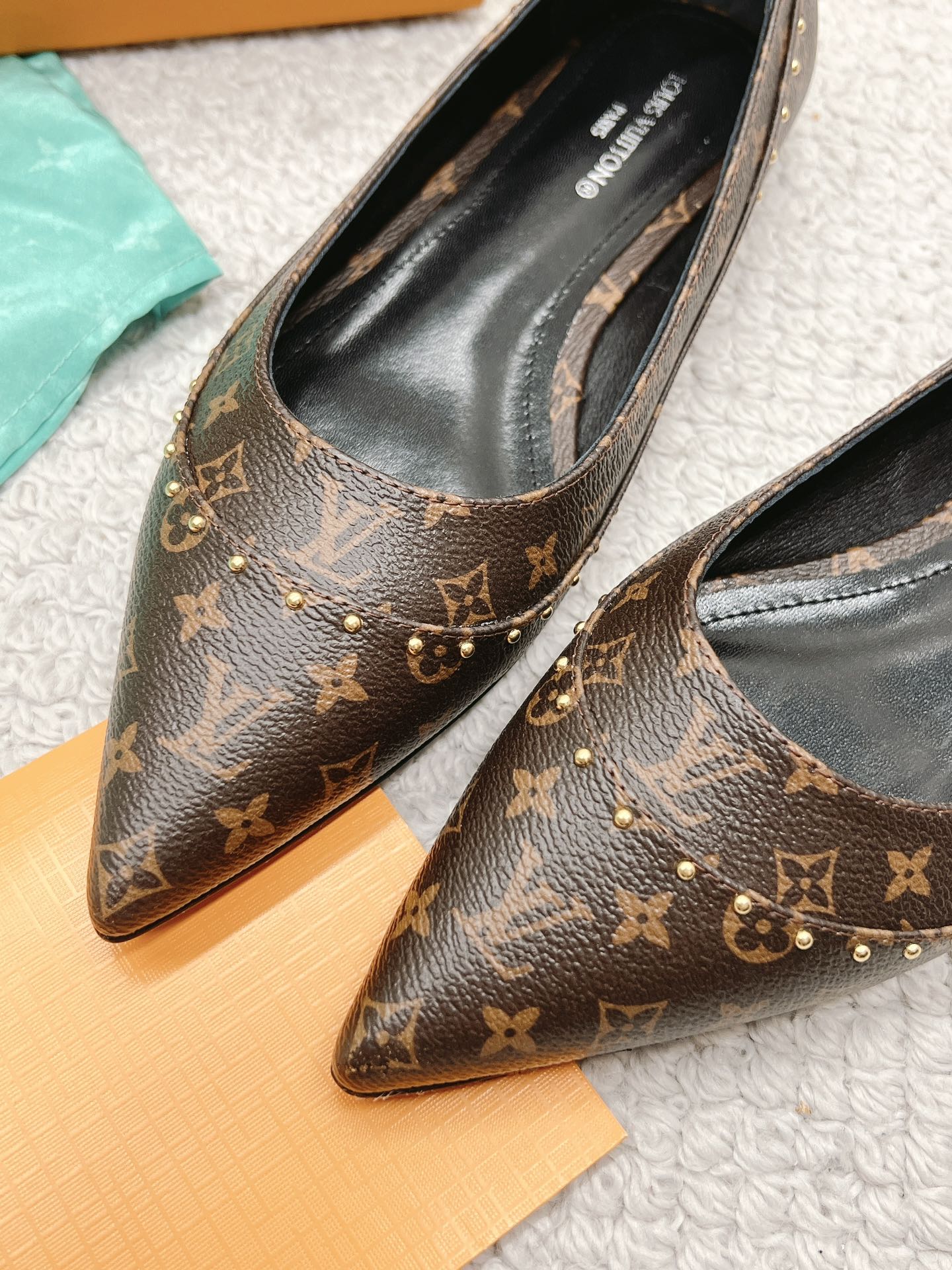 New 1:1 rep LUV High Heel Shoes 043