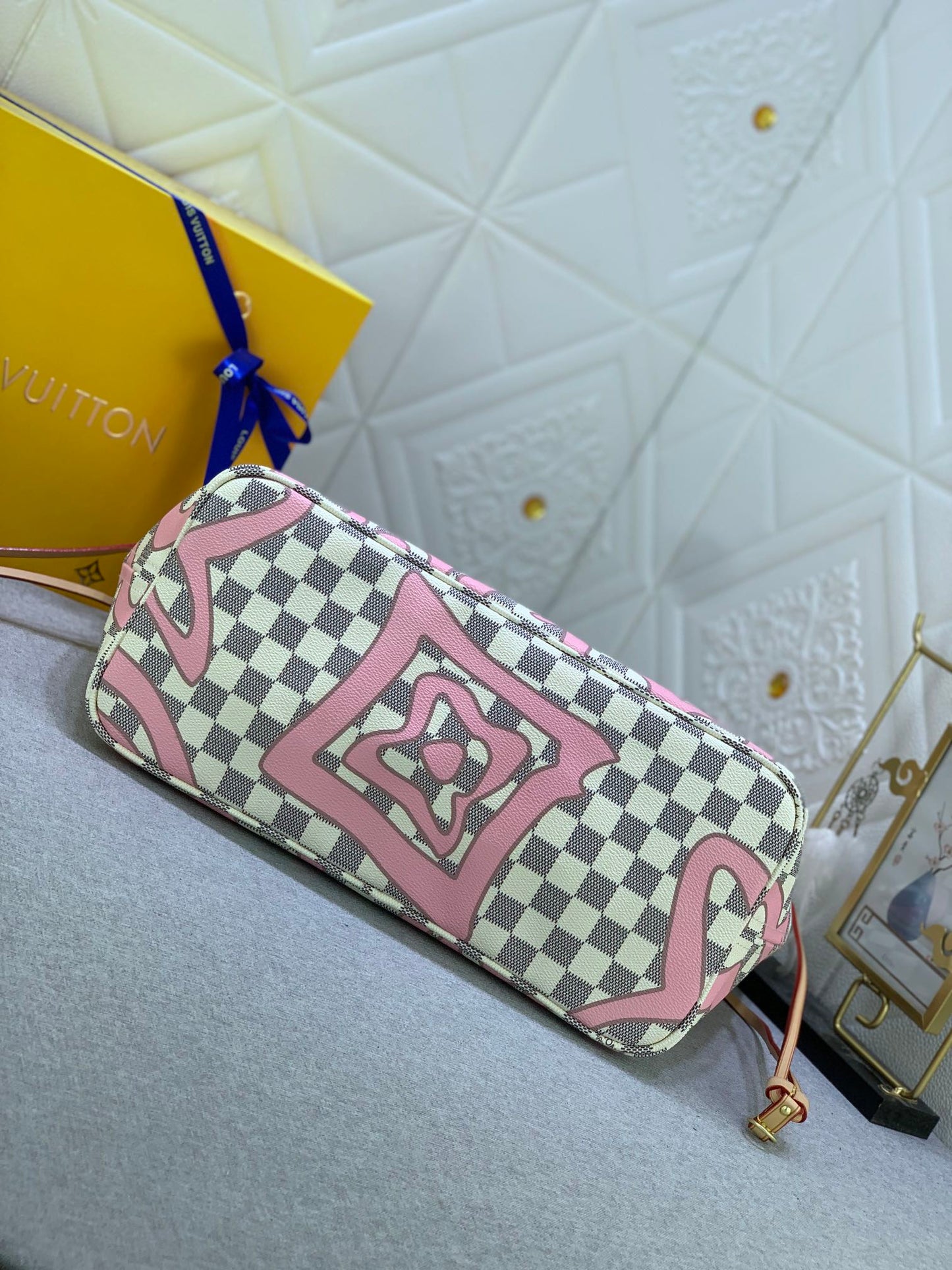 EN - Luxury Bags LUV 812