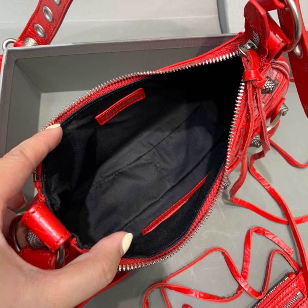 Top Quality Le Cagole XS Shoulder Bag In Red, For Women,  Bags 10.2in/26cm 6713091VG9Y6406