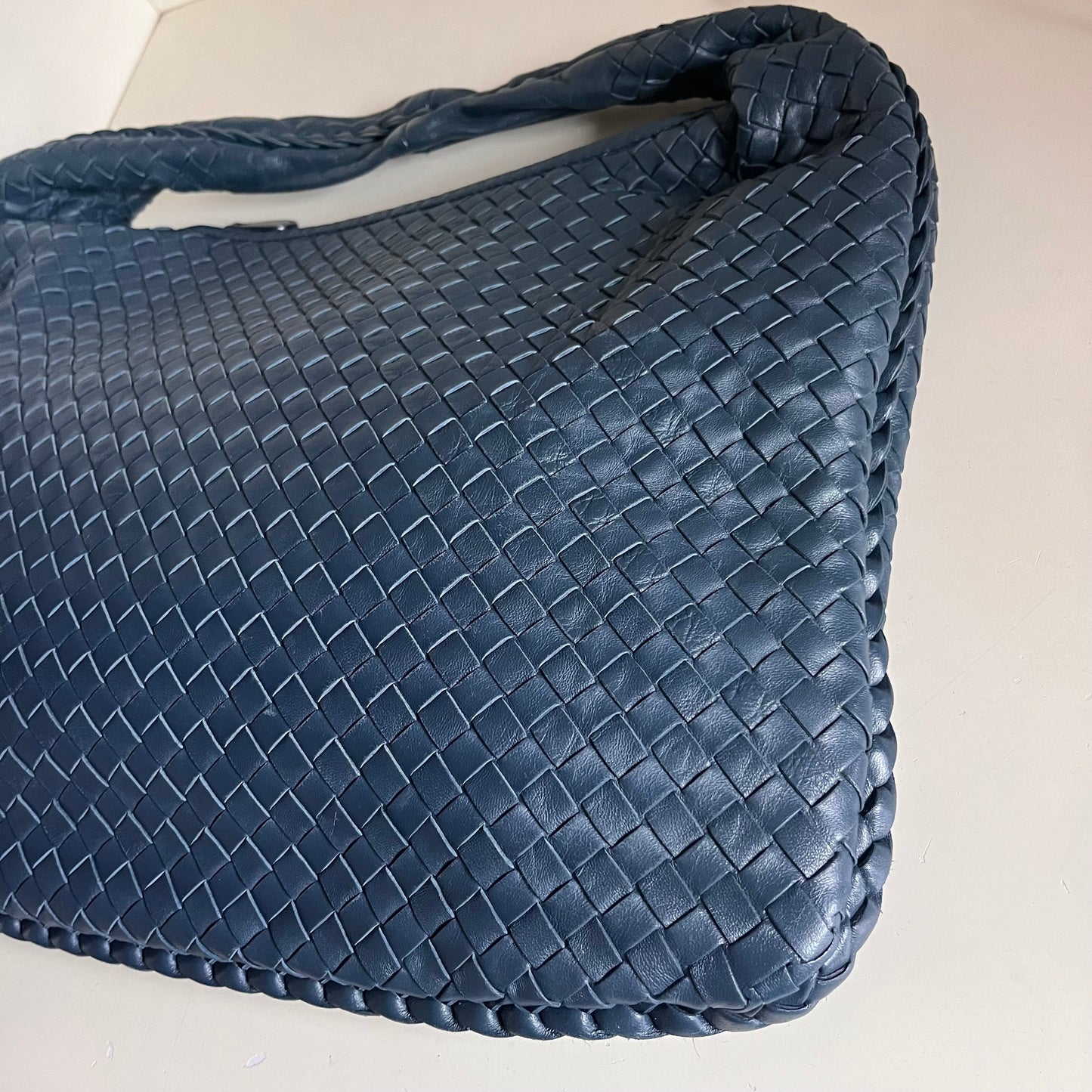 Bottega Veneta Veneta Hobo Medium Navy Intrecciato Leather Bag