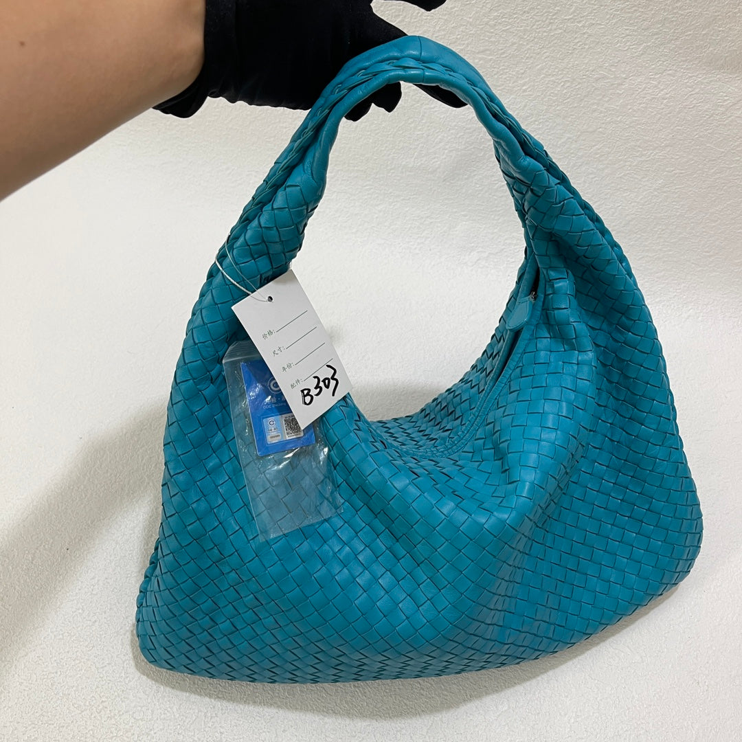 Bottega Veneta Veneta Hobo Large Sky Blue Intrecciato Leather Bag 47cm