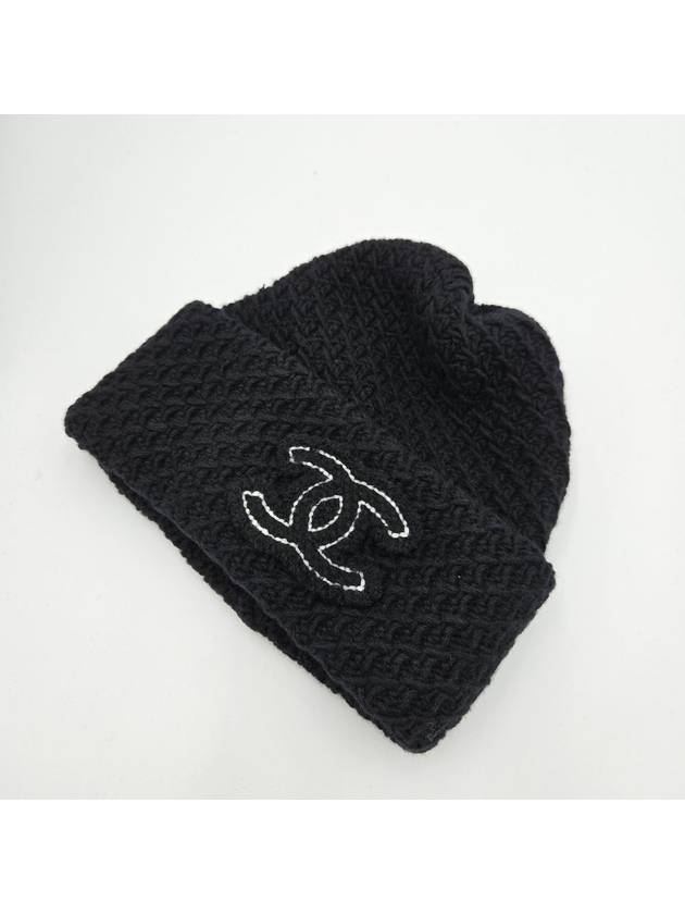 CC logo cashmere beanie black Chanel