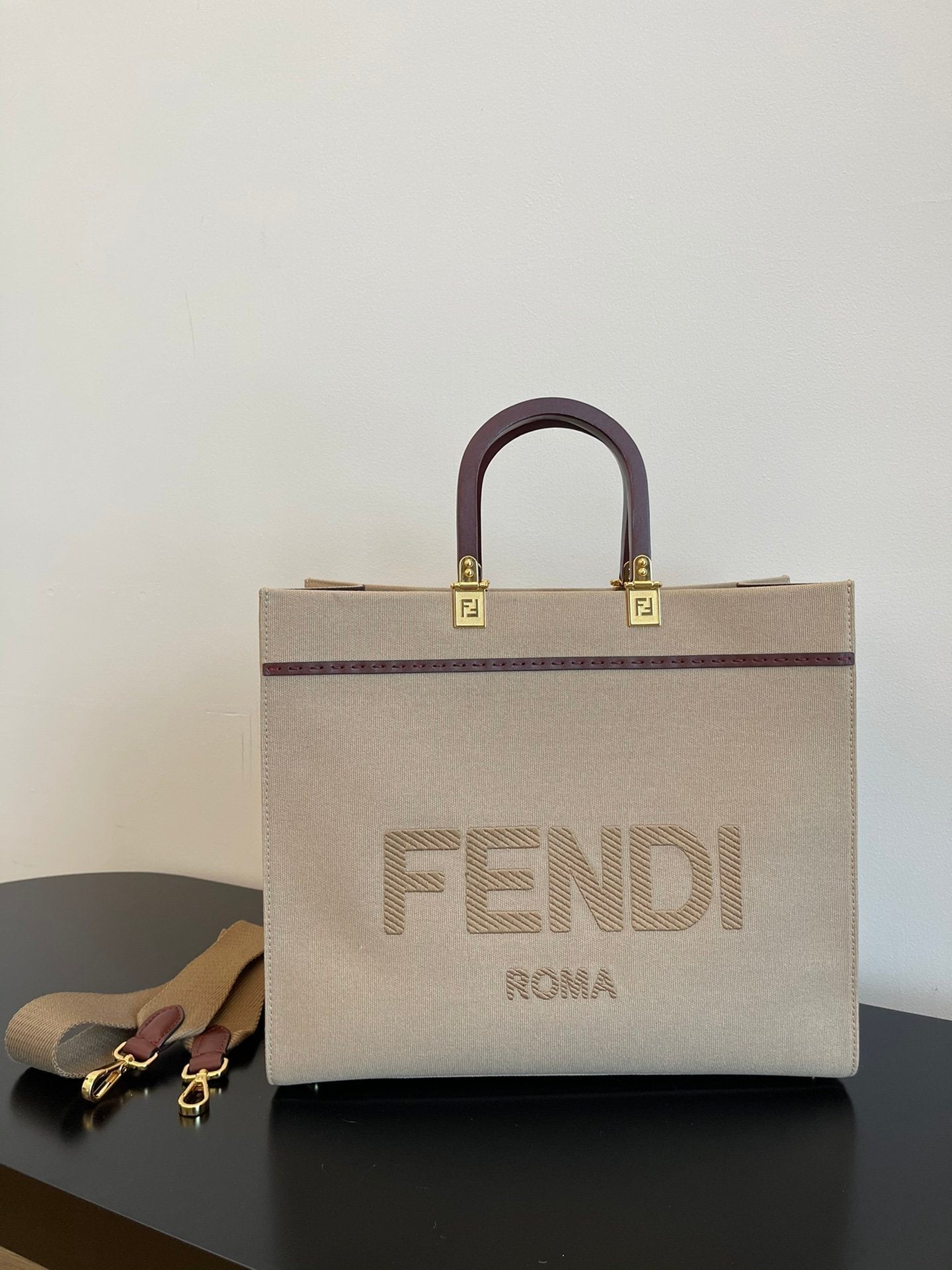 Top QualityTop Quality Sunshine Medium Tote Bag Beige Canvas For Women, Women’s Bags, Shoulder Bags 13.8in/35cm FF 8BH386