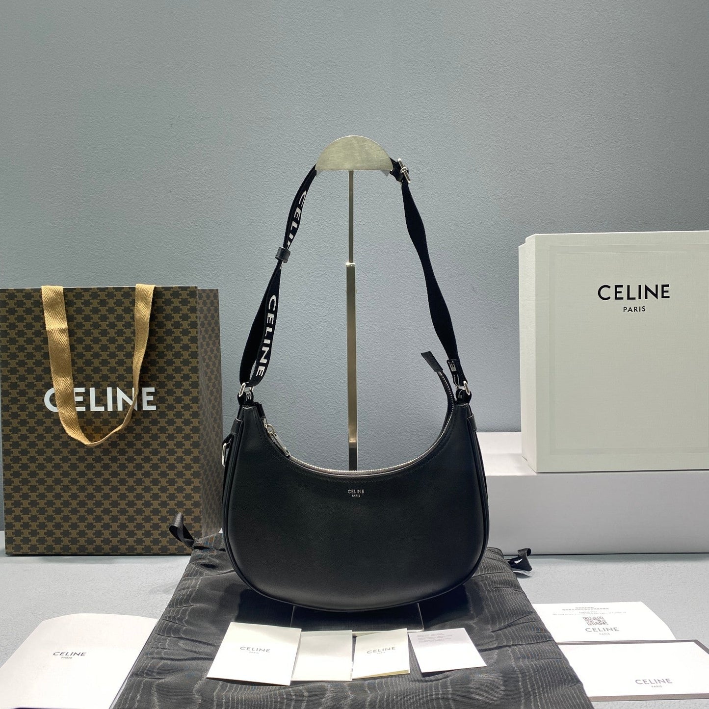 Top Quality MeTop Qualityum Ava Bag With Top Quality Strap Black For Women 9in/23cm 