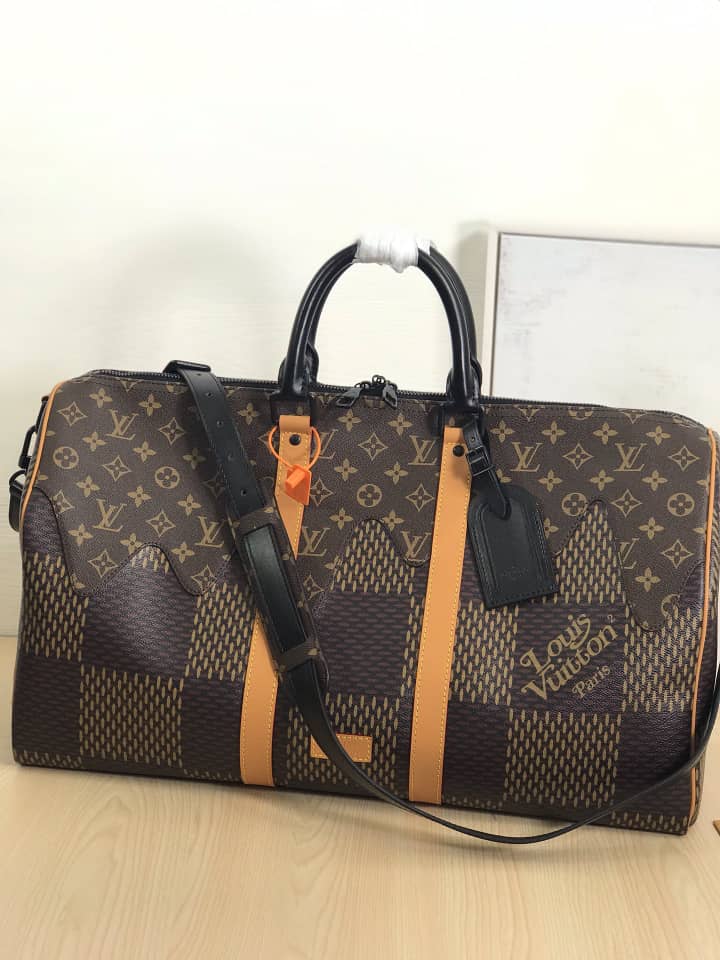 EN - New 1:1 rep  Bags LUV 522