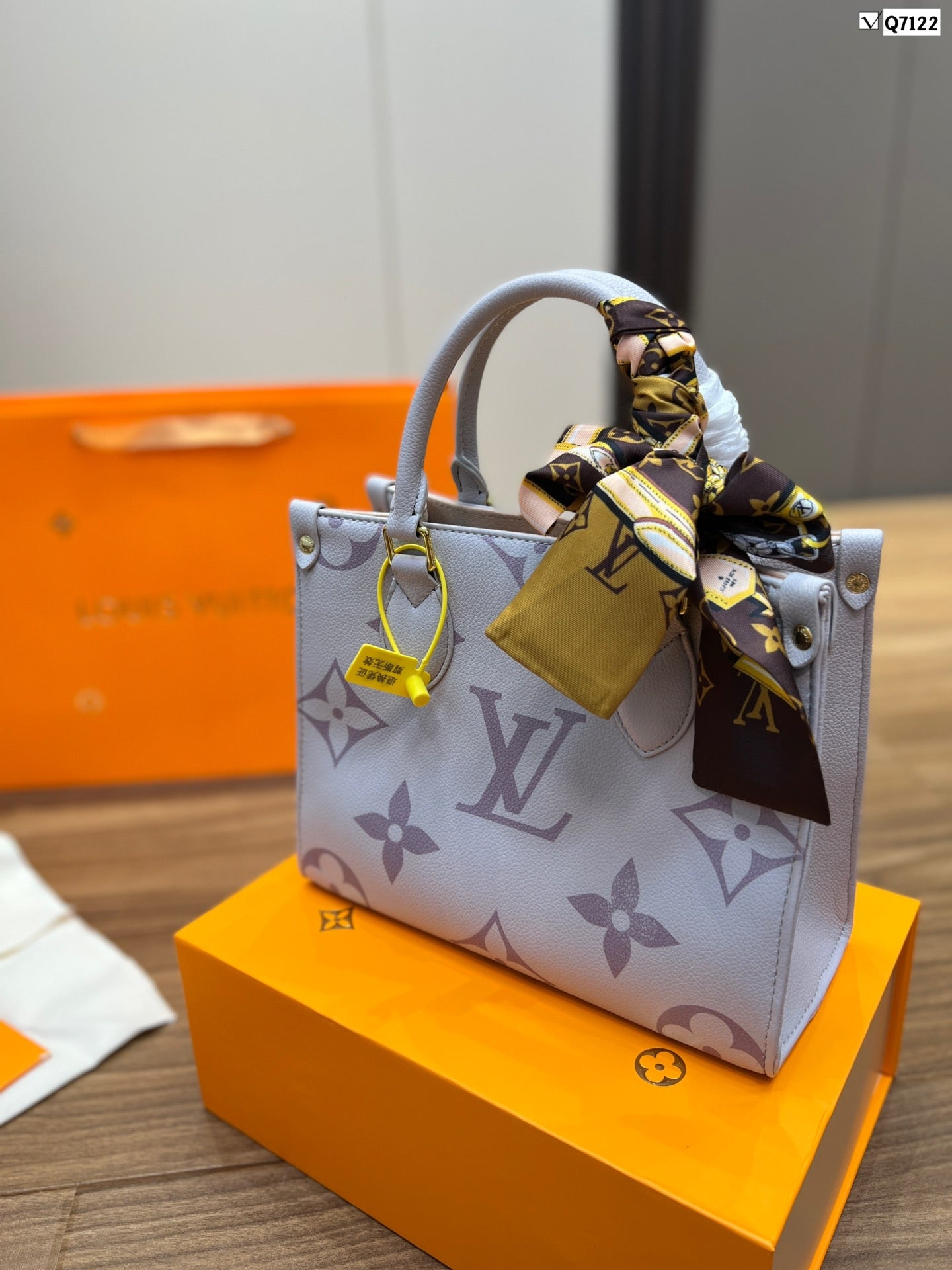 EN - New 1:1 rep Lux Bags LUV 534
