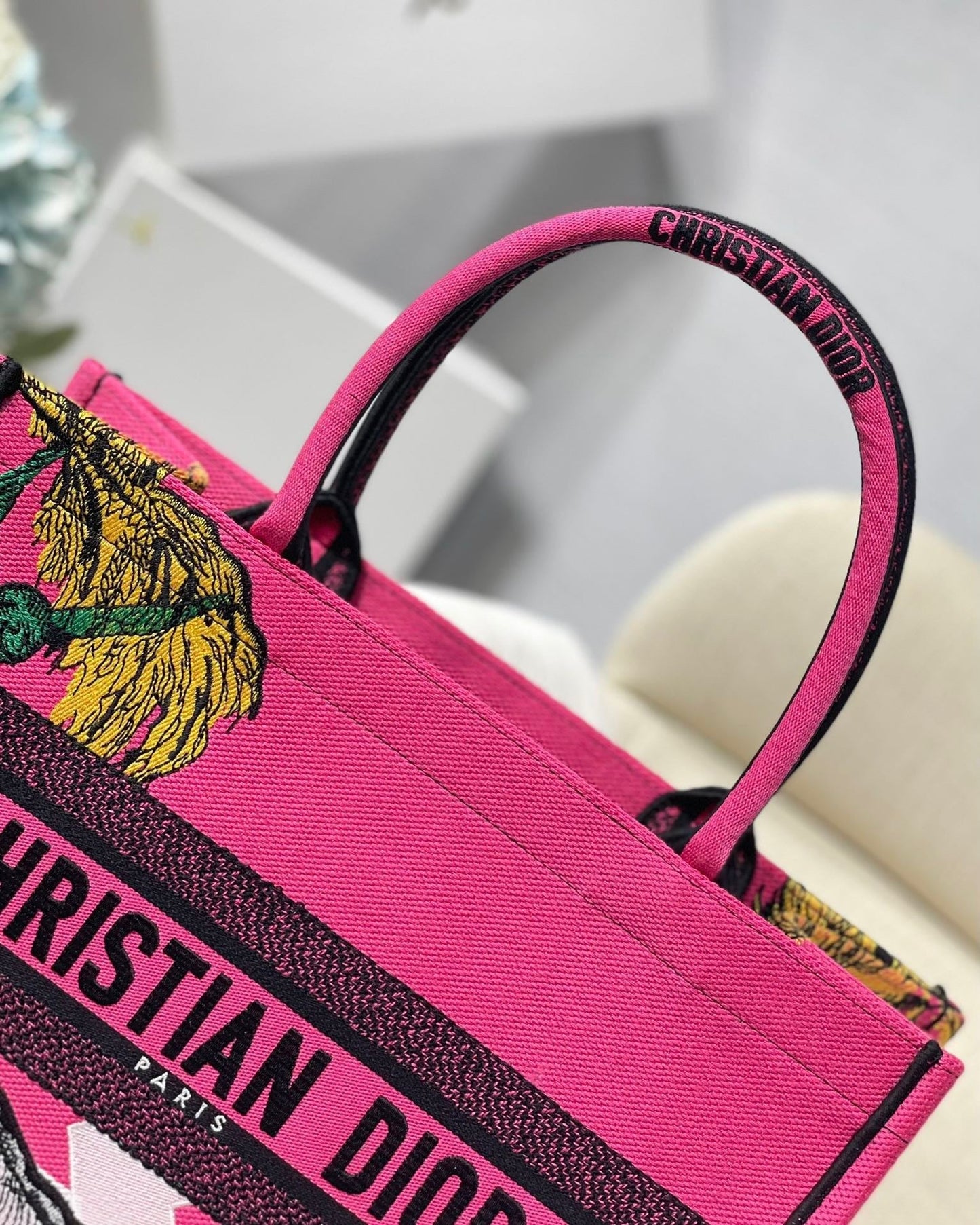 Top Quality MeTop Qualityum Book Tote Pink, For Women, Womens Handbags 14in/36cm CD
