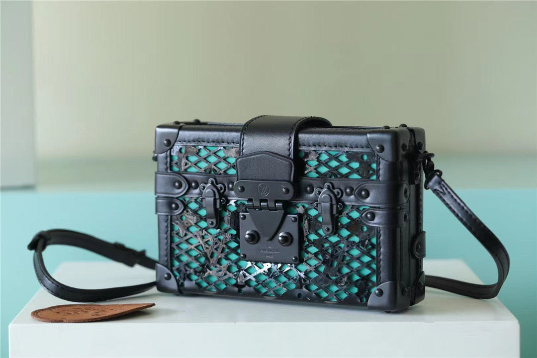 Top Quality Petite Malle Monogram Pattern Black For Women,  Shoulder And Crossbody Bags 7.9in/20cm Top Quality 