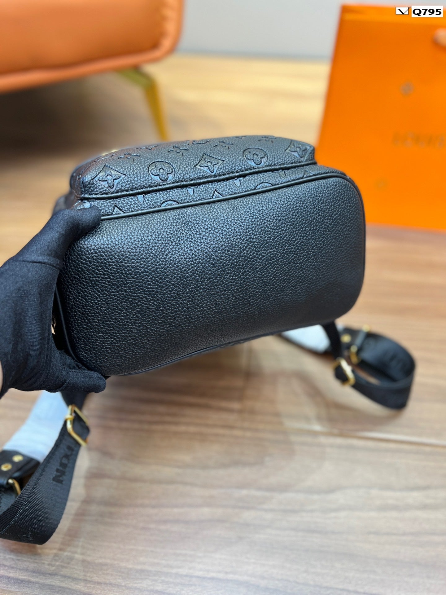 EN - New 1:1 rep Lux Bags LUV 535