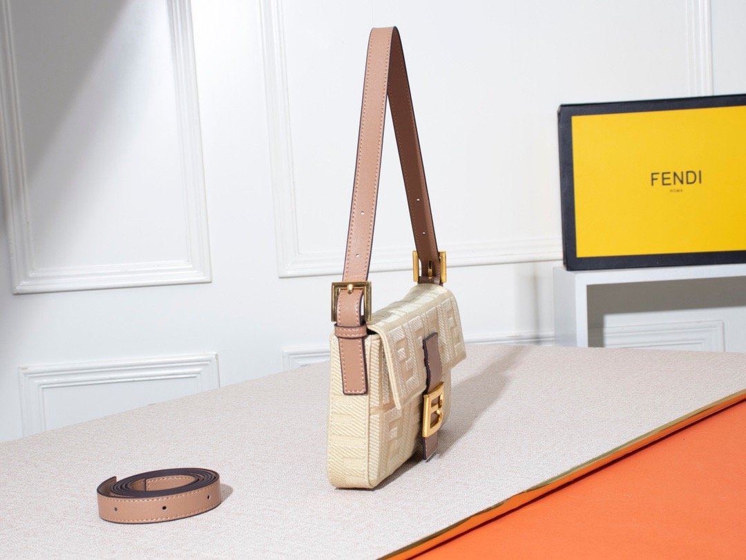 EN - New 1:1 rep  Bags FEI 080