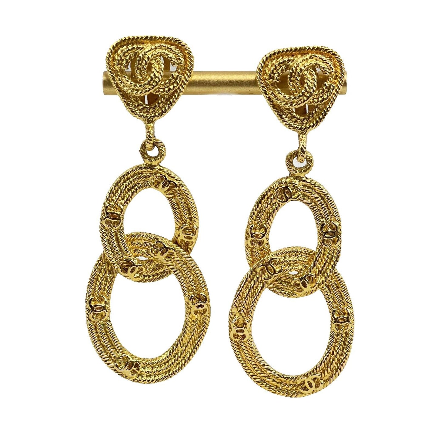 CHANEL -   28 Earrings Double Hoop Circle Swing Gold Plate Clip On