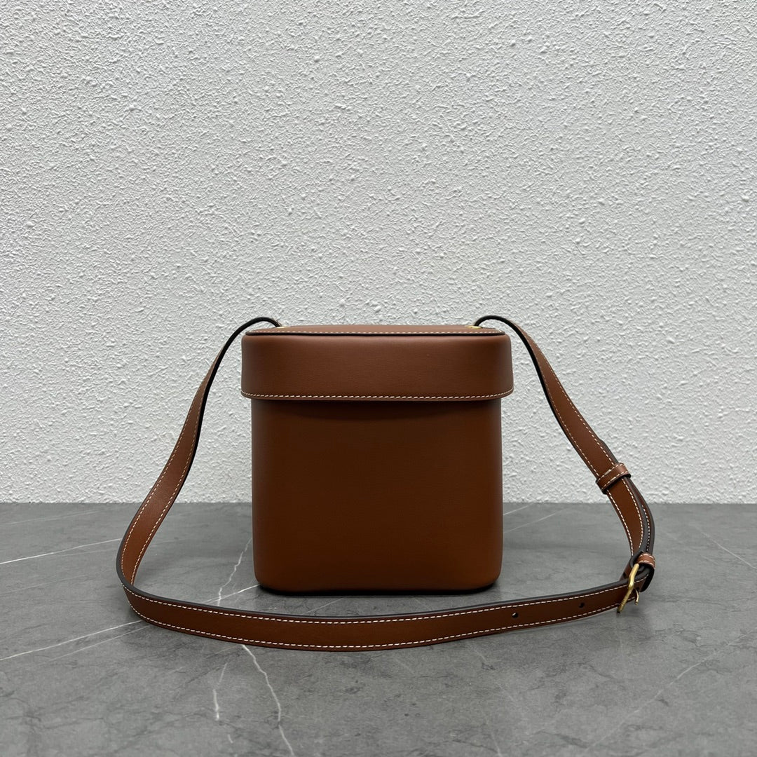 Top Quality Medium Box Cuir Triomphe Tan For Women 6in/16cm 199253DU3.04LU