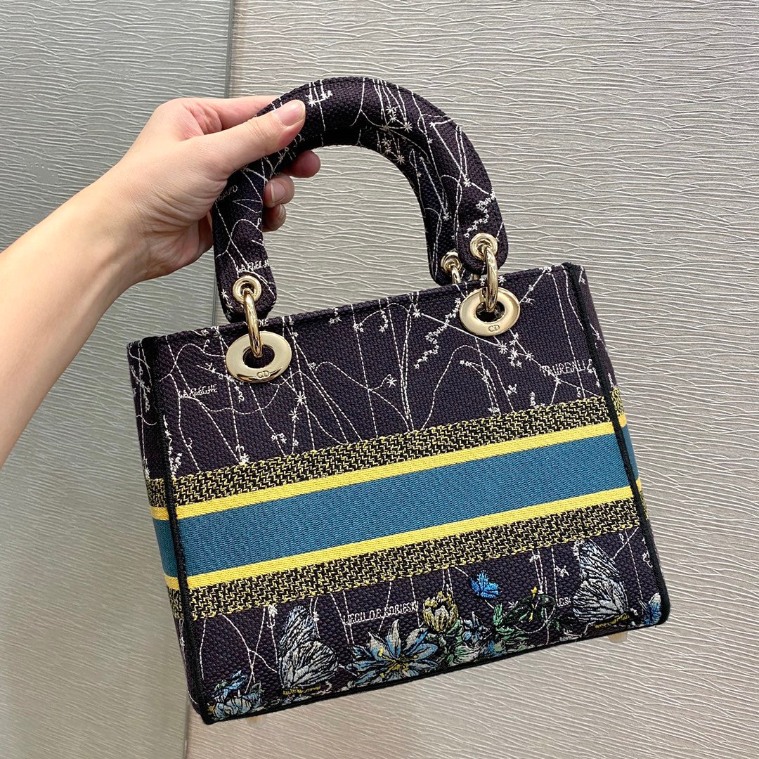 Top Quality MeTop Qualityum Lady D-Lite Bag Constellation Embroidery, Blue, For Women Womens Handbags, Crossbody Bags, 24cm CD M0565ORHP_M928