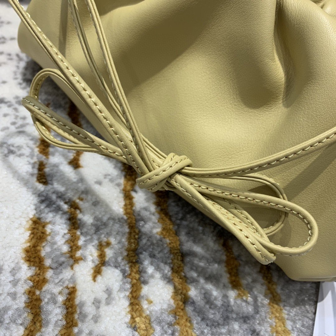 Top Quality Mini Pouch For Women 8.6in/22cm In Yellow