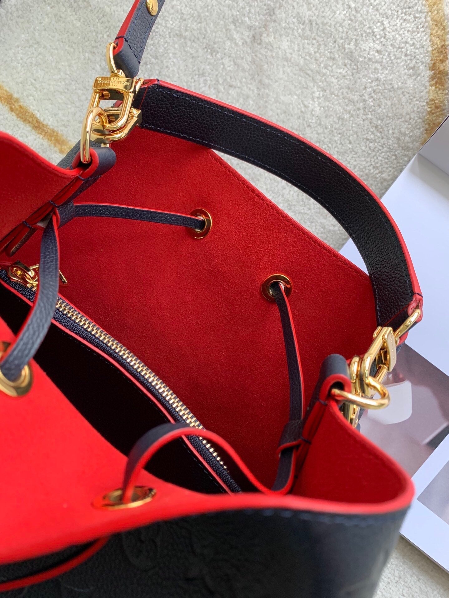 Top Quality NeoNoe MM Bucket Bag Monogram Empreinte Red For Women, Womens Bags, Shoulder Bags 10.2in/26cm Top Quality